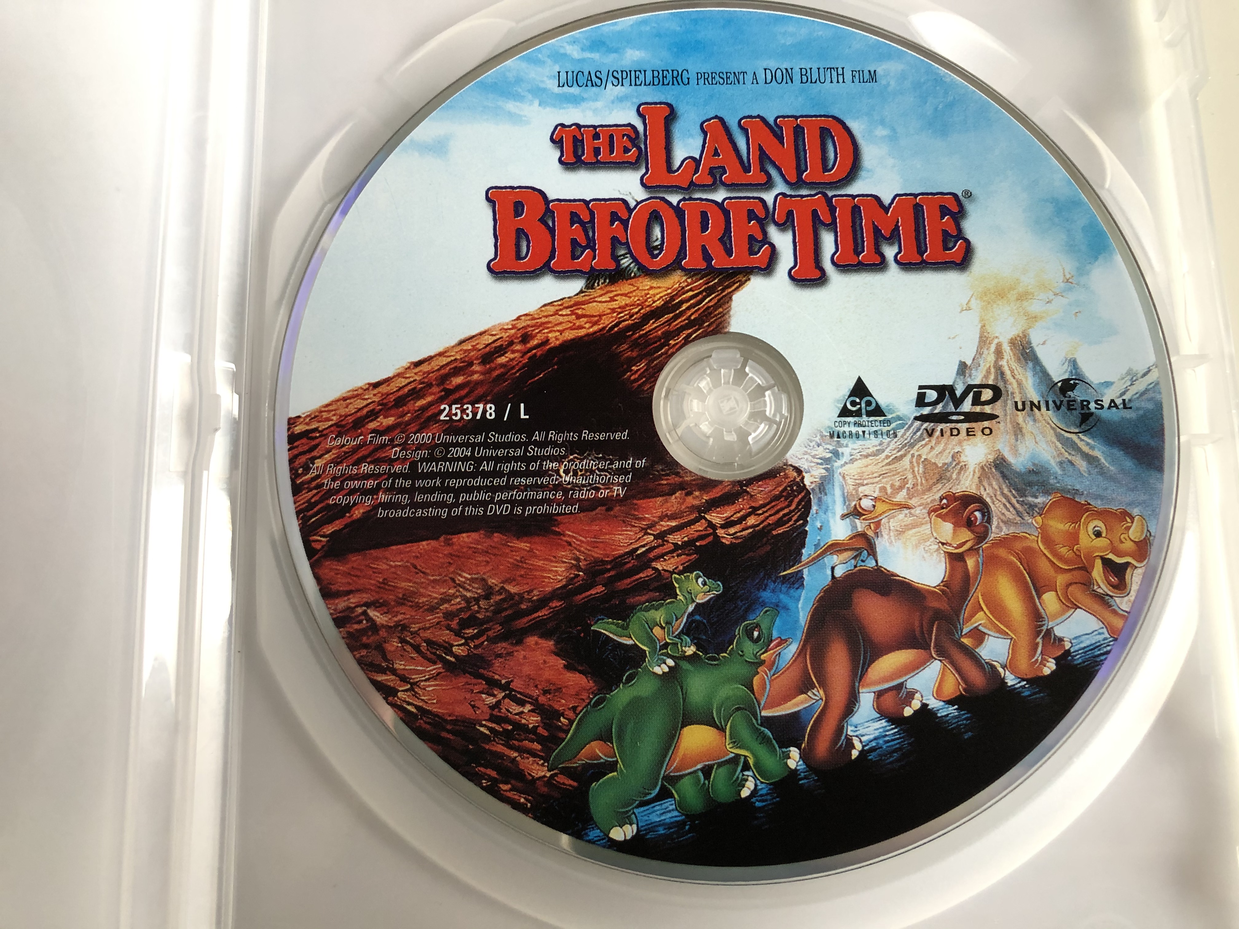 The Land Before Time DVD 1988 Őslények országa / Directed by Don Bluth /  Starring: Gabriel Damon, Candace Hutson, Judith Barsi / Produced by Steven  Spielberg, George Lucas - bibleinmylanguage