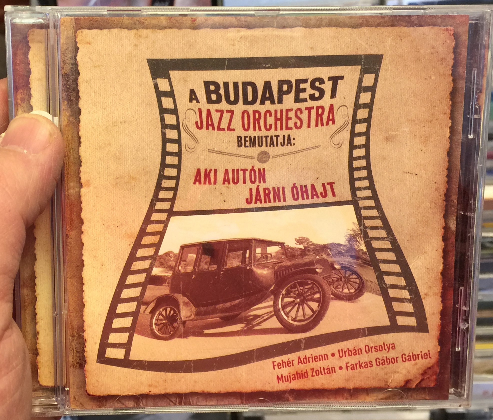 a-budapest-jazz-orchestra-bemutatja-aki-auton-jarni-ohajt-feher-adrienn-urban-orsolya-mujahid-zoltan-farkas-gabor-gabriel-bjo-records-audio-cd-2014-1-.jpg