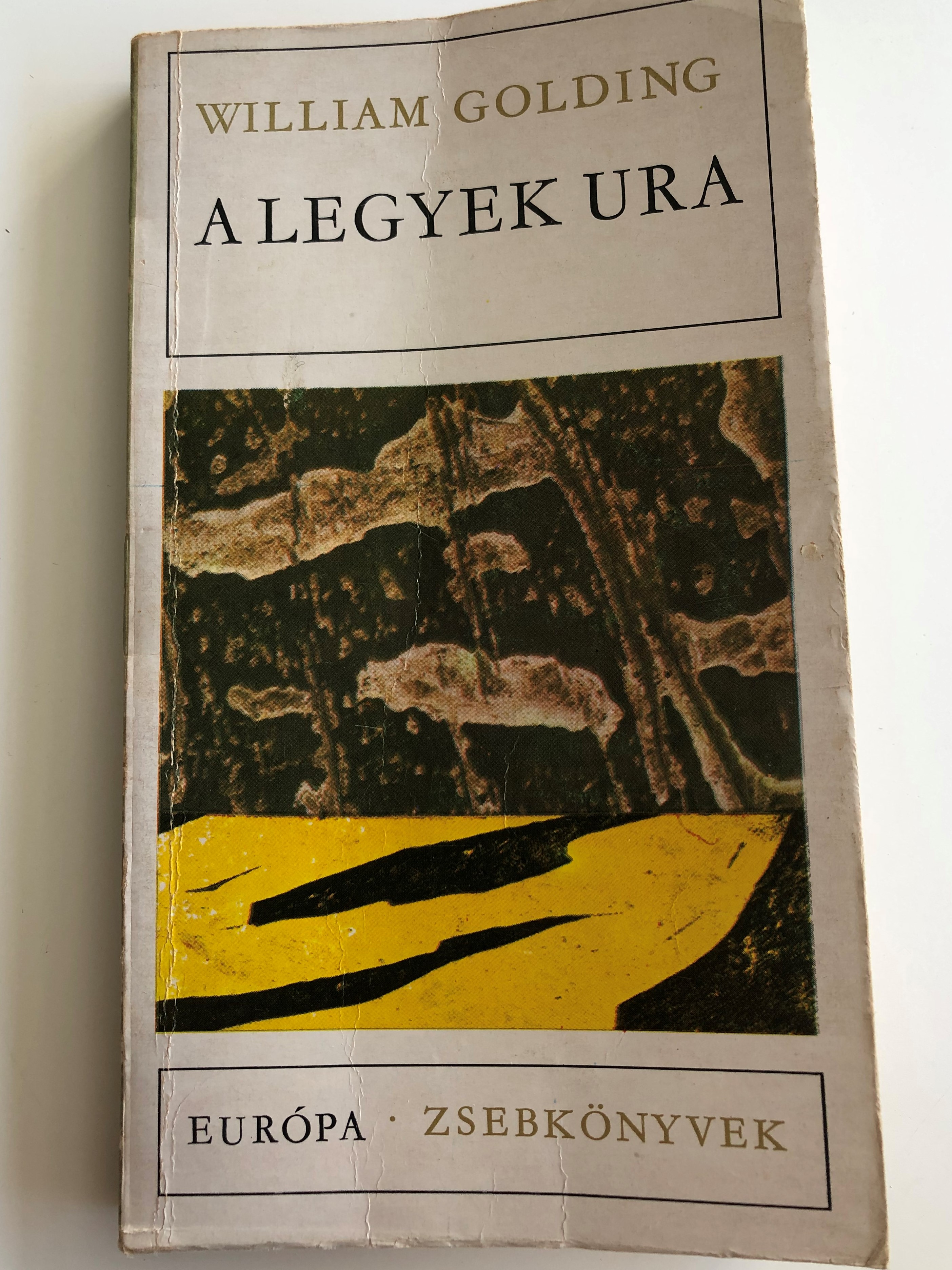 a-legyek-ura-by-william-golding-hungarian-edition-of-lord-of-the-files-1.jpg