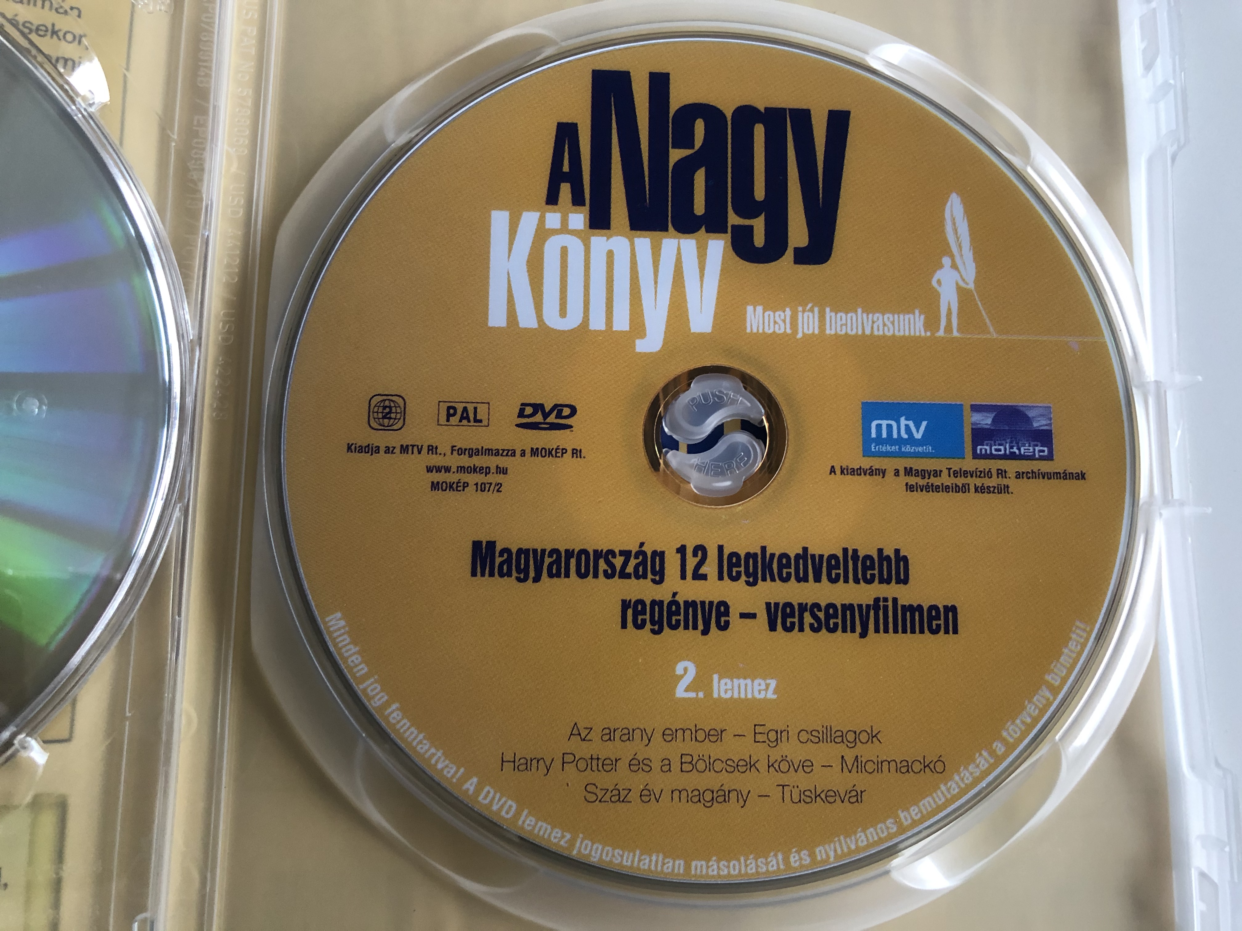 a-nagy-k-nyv-dvd-the-big-book-magyarorsz-g-12-legkedveltebb-reg-nye-versenyfilmen-3.jpg