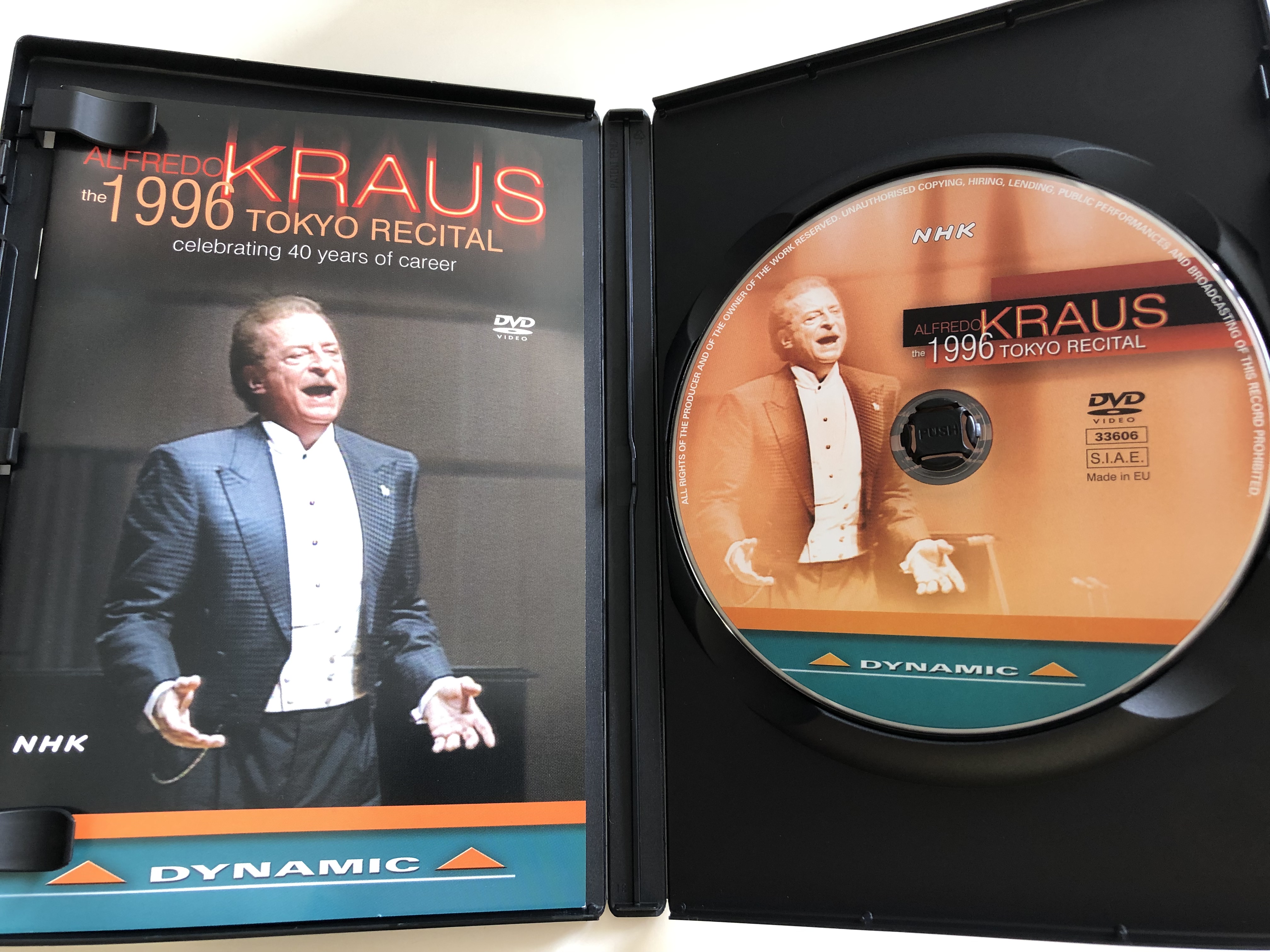 afredo-kraus-the-1996-tokyo-recital-dvd-2010-celebrating-40-years-of-career-recorded-at-tokyo-bunkamura-orchard-hall-1996-alfredo-kraus-tenor-emiko-suga-soprano-edelmiro-arnaltes-piano-asier-polo-cello-2-.jpg