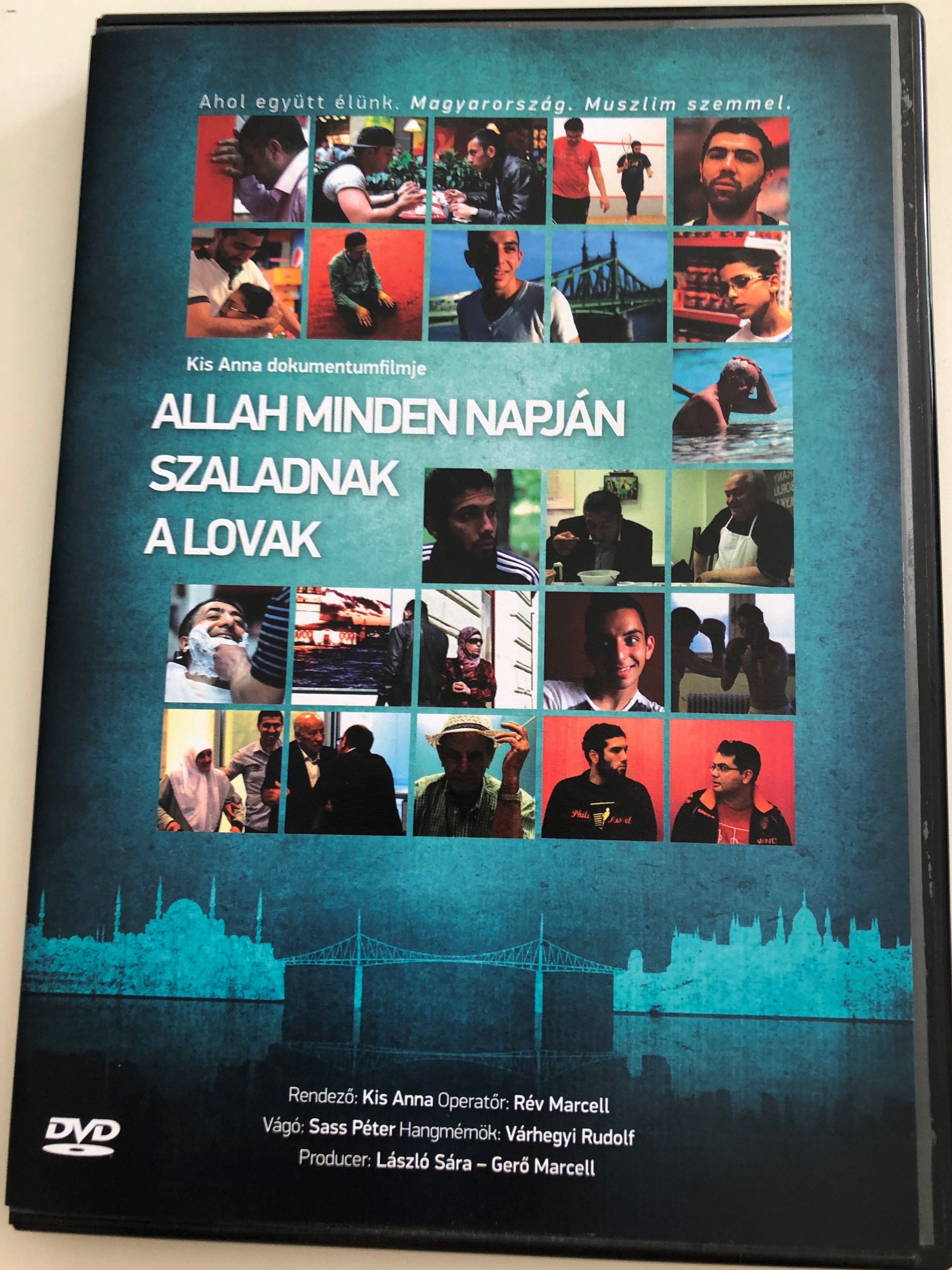 allah-minden-napj-n-szaladnak-a-lovak-dvd-2011-documentary-about-muslims-living-in-hungary-directed-by-kis-anna-muszlim-szemmel-campfilm-1-.jpg