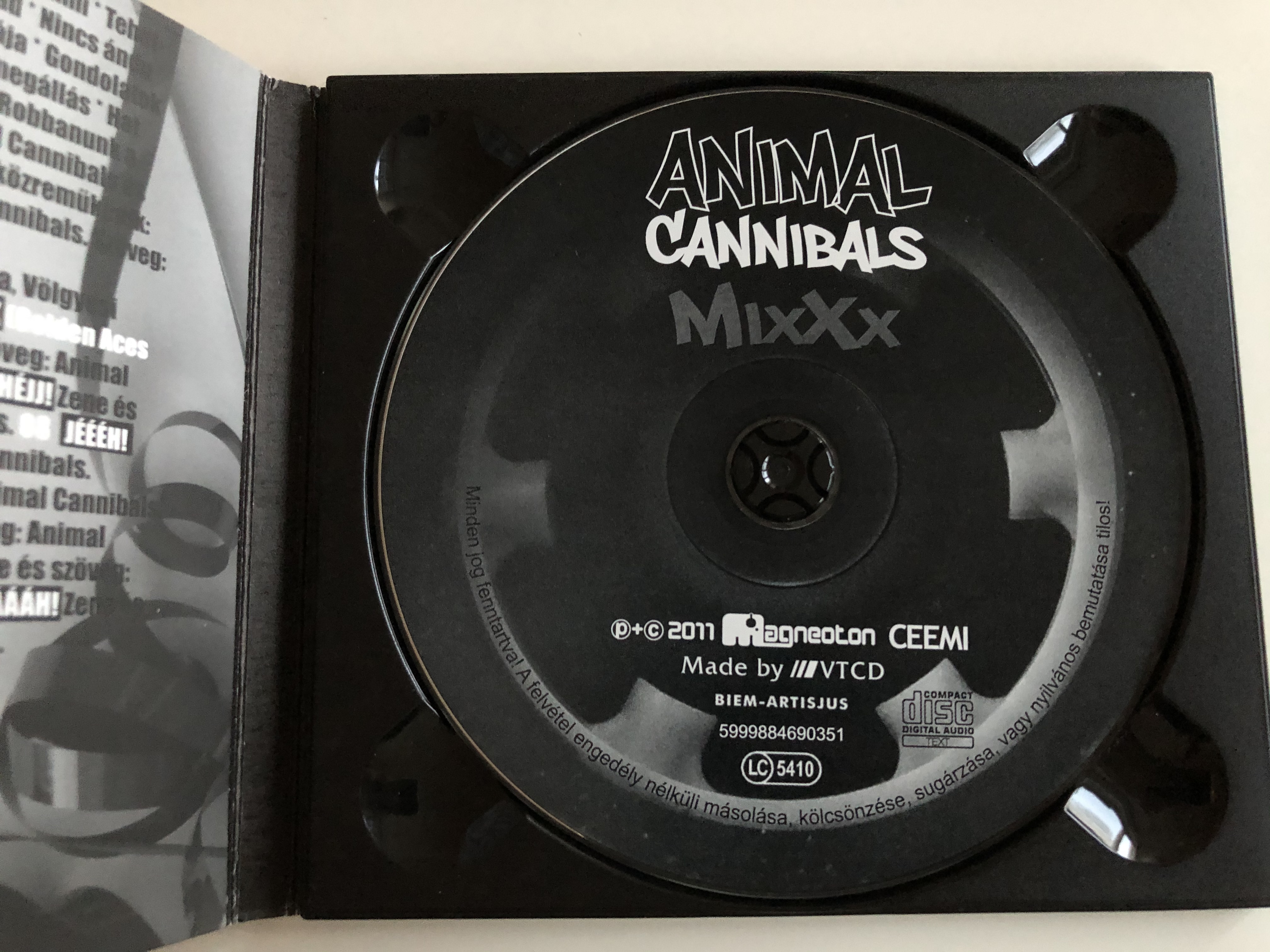 animal-cannibals-mixxx-magneoton-audio-cd-2011-5999884690351-3-.jpg