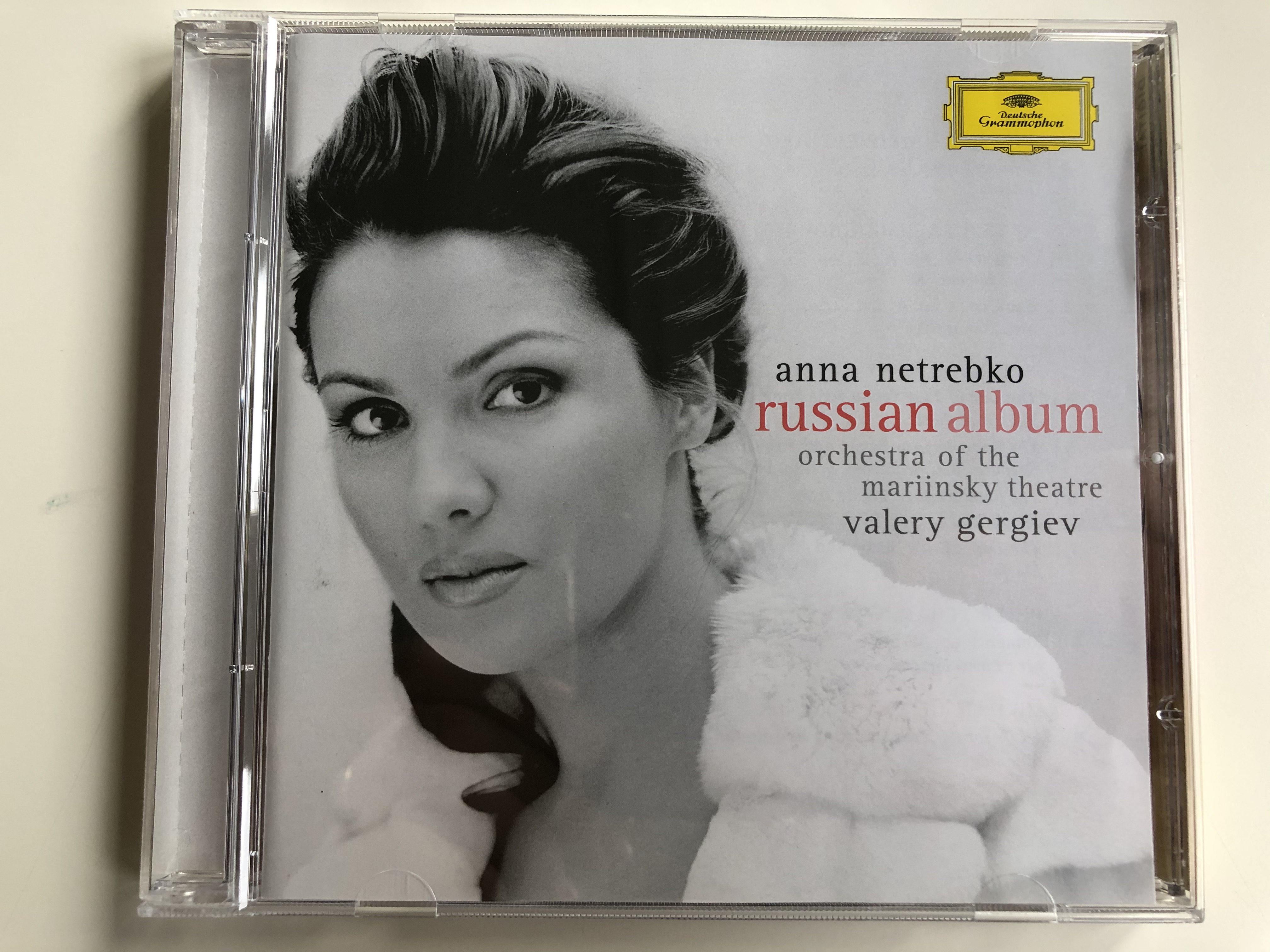 anna-netrebko-russian-album-orchestra-of-the-mariinsky-theatre-valery-gergiev-deutsche-grammophon-audio-cd-2006-00289-477-6384-1-.jpg
