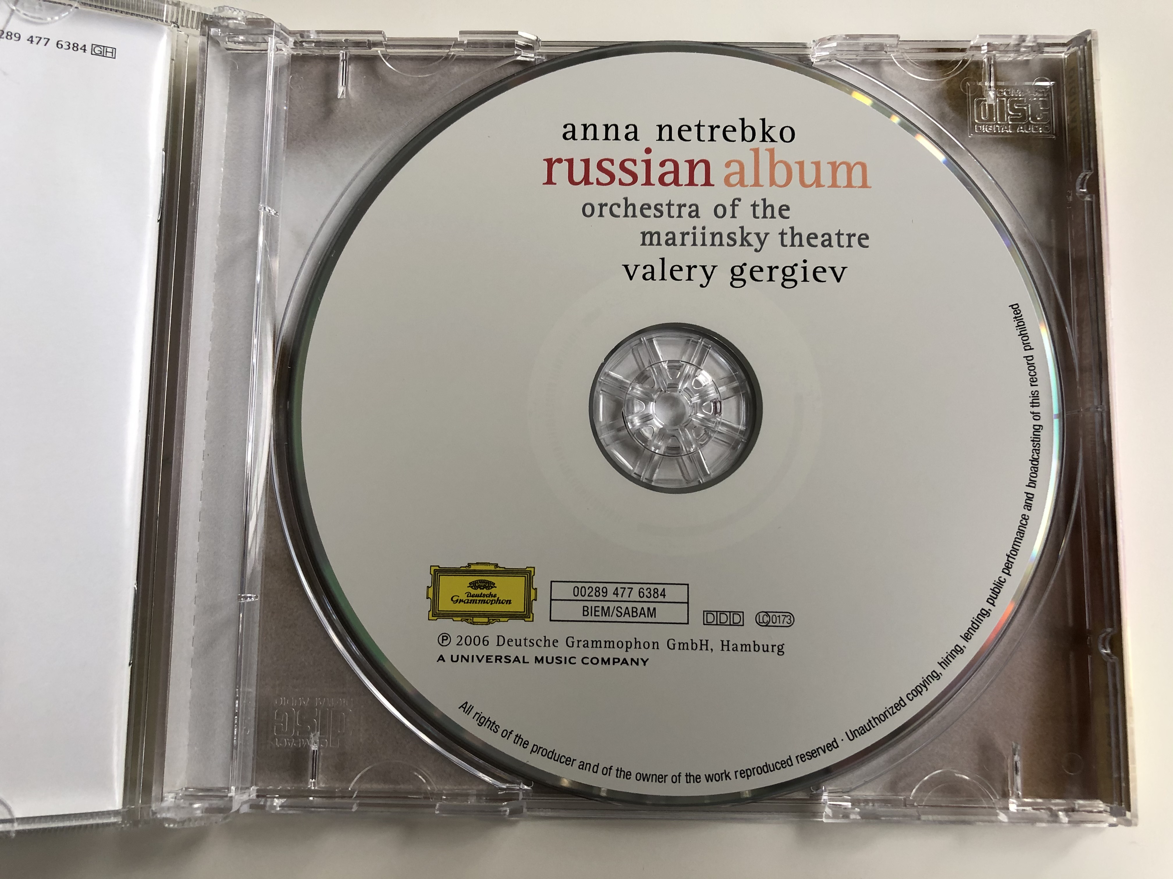 anna-netrebko-russian-album-orchestra-of-the-mariinsky-theatre-valery-gergiev-deutsche-grammophon-audio-cd-2006-00289-477-6384-2-.jpg