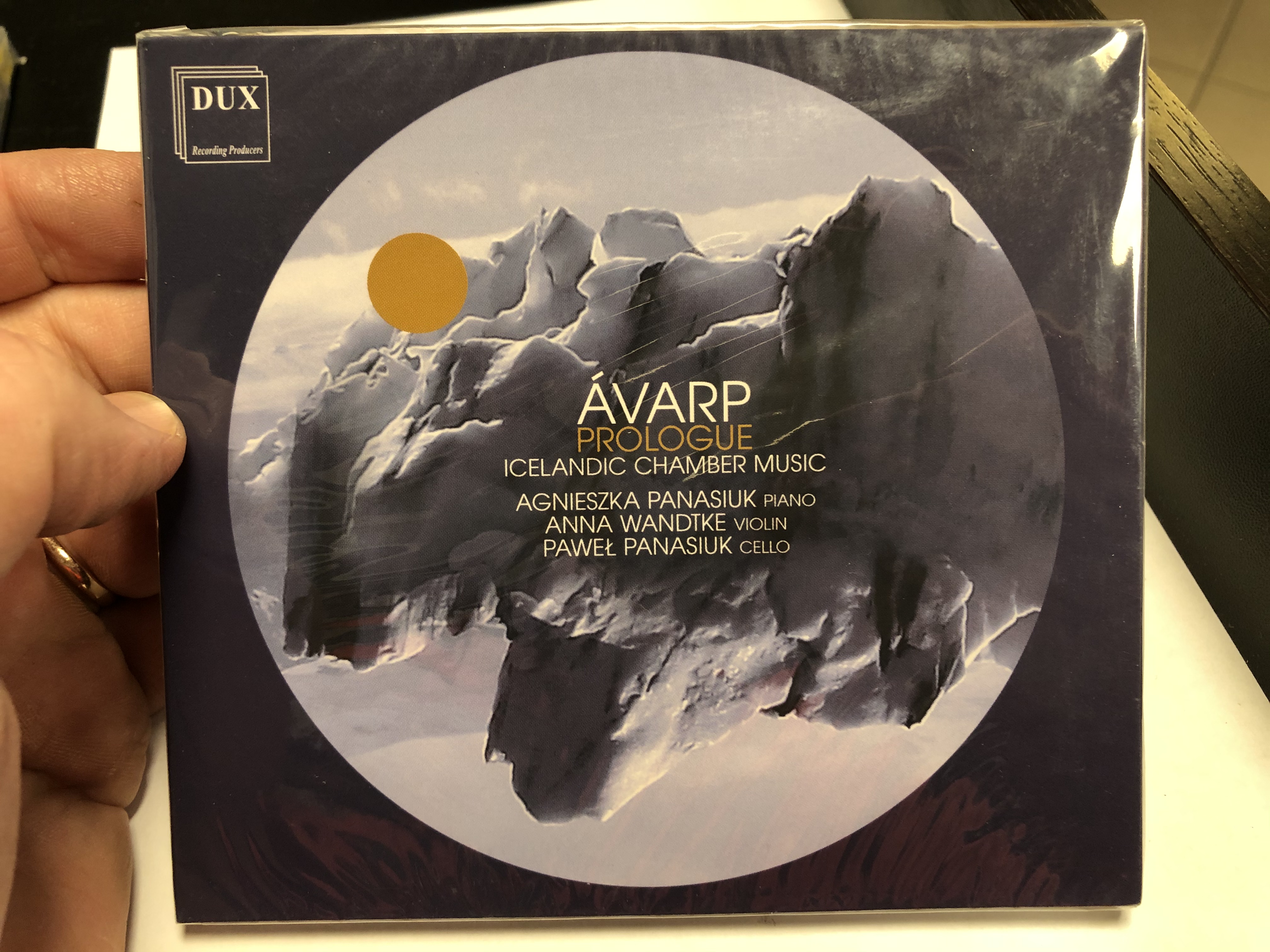 avarp-prologue-icelandic-chamber-music-agnieszka-panasiuk-piano-anna-wandtke-violin-pawel-panasiuk-cello-dux-recording-audio-cd-2020-dux-1675-1-.jpg