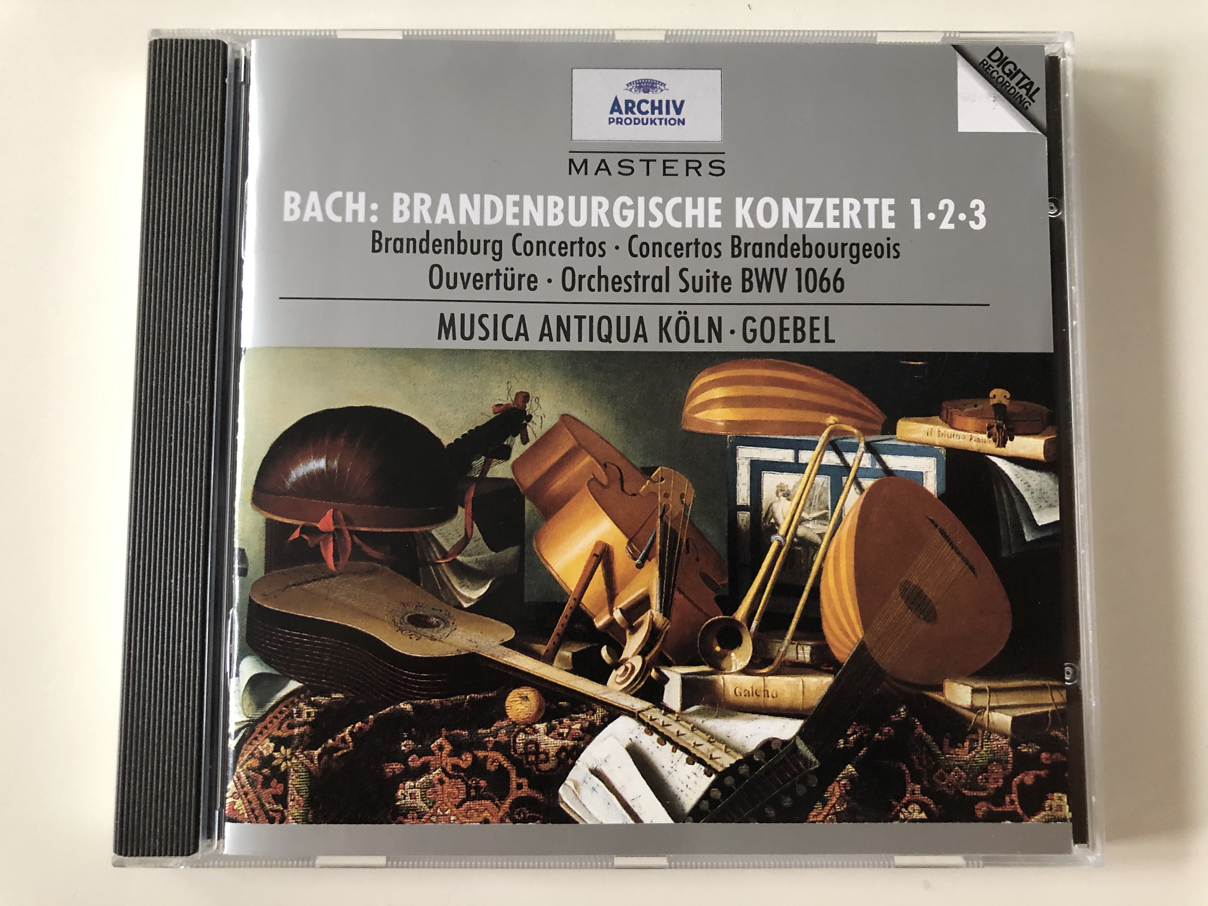 bach-brandenburgische-konzerte-1-2-3-brandenburg-concertos-ouverture-orchestral-suite-bwv-1066-musica-antiqua-k-ln-goebel-archiv-produktion-audio-cd-stereo-447-287-2-1-.jpg