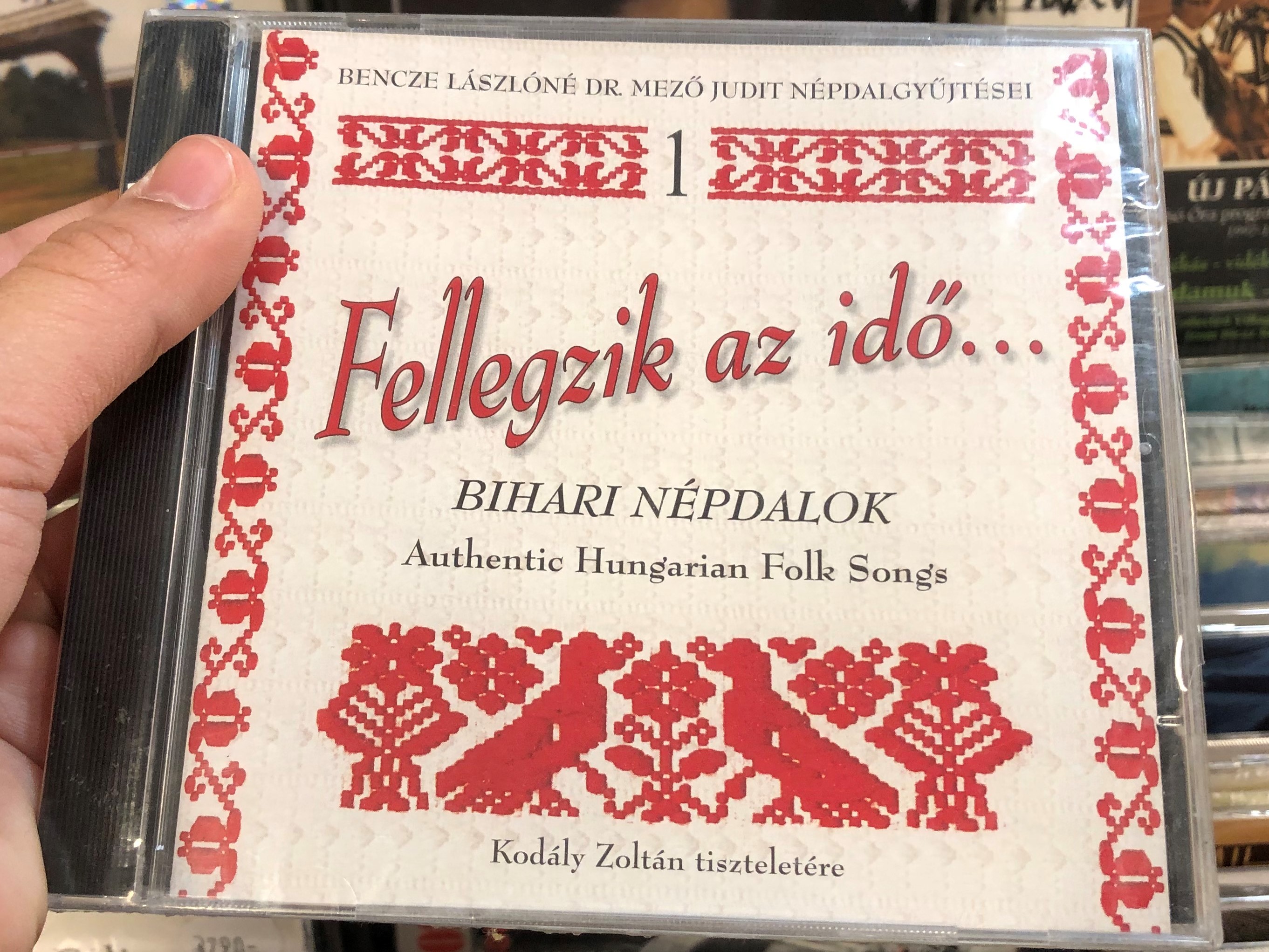bencze-l-szl-n-dr.-mez-judit-fellegzik-az-id-bihari-n-pdalok-authentic-hungarian-folk-songs-kod-ly-zolt-n-tisztelet-re-dialekton-n-pzenei-kiad-audio-cd-2008-bs-cd-09-1-.jpg