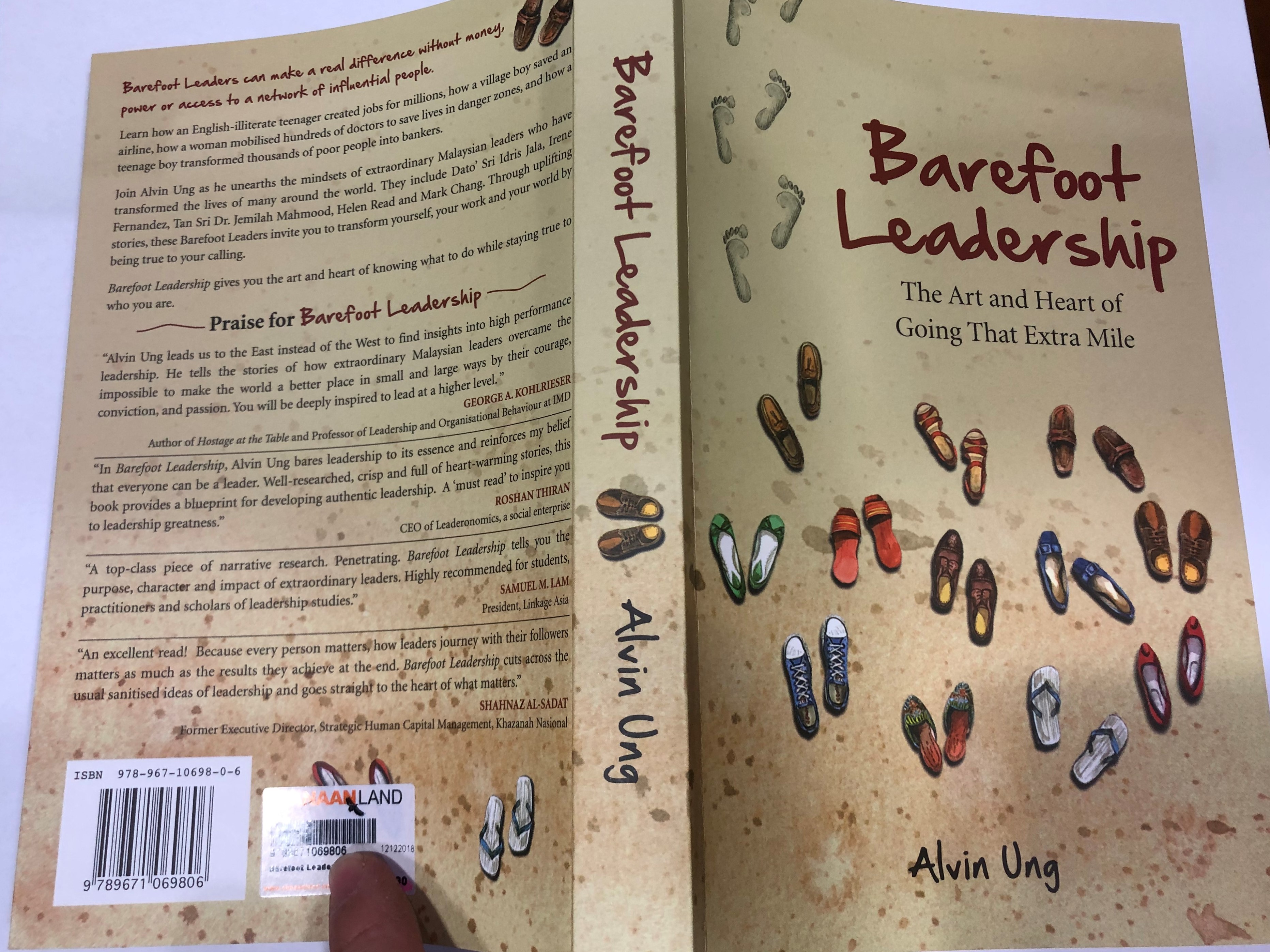 bestseller-barefoot-leadership-the-art-and-heart-of-going-that-extra-mile-alvin-ung-4th-printing-2018-paperback-14-.jpg