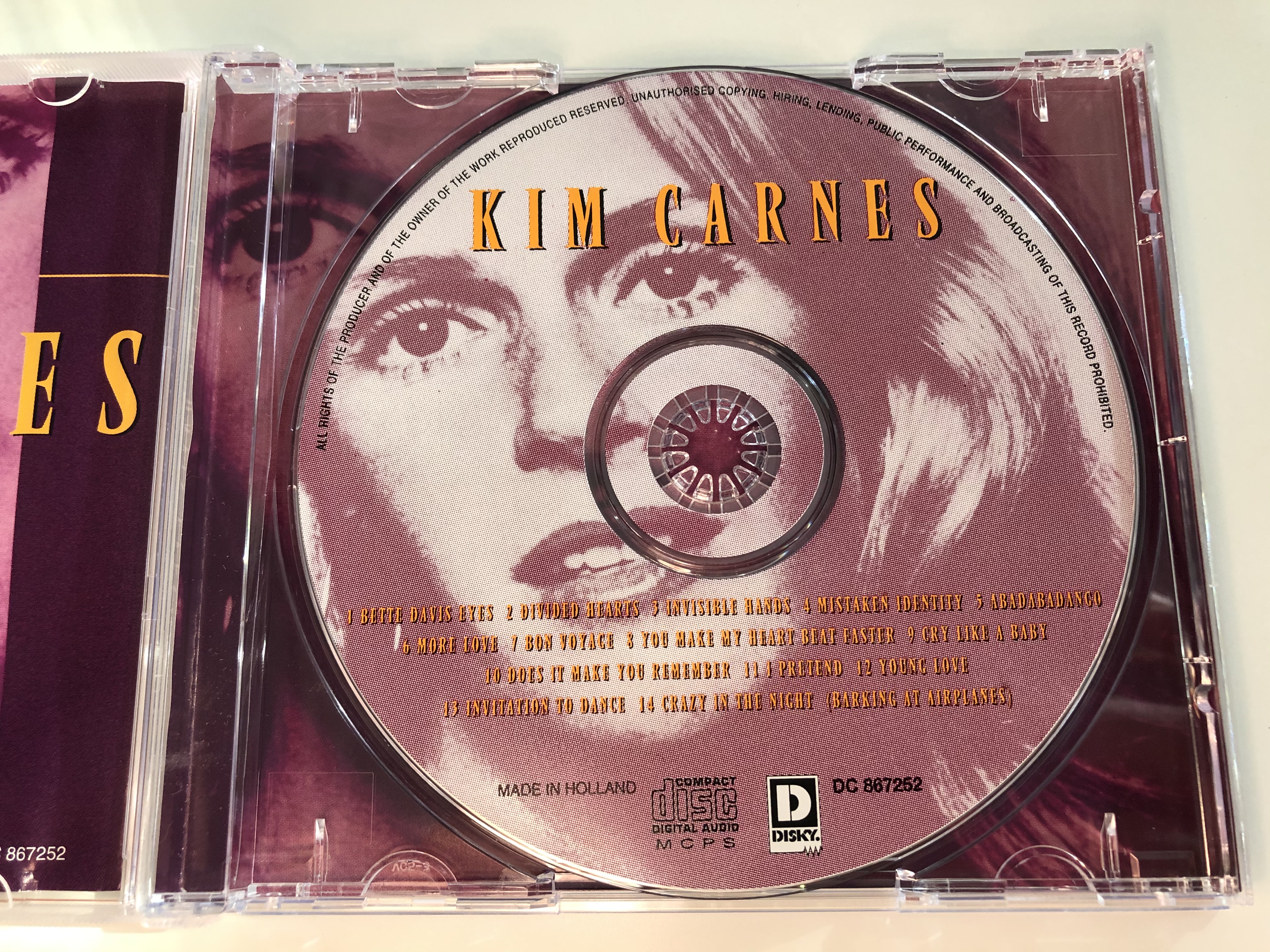 bette-davis-eyes-kim-carnes-invisible-hands-mistaken-identity-does-it-make-you-remember-cry-like-a-baby-disky-audio-cd-1996-dc-867252-3-.jpg