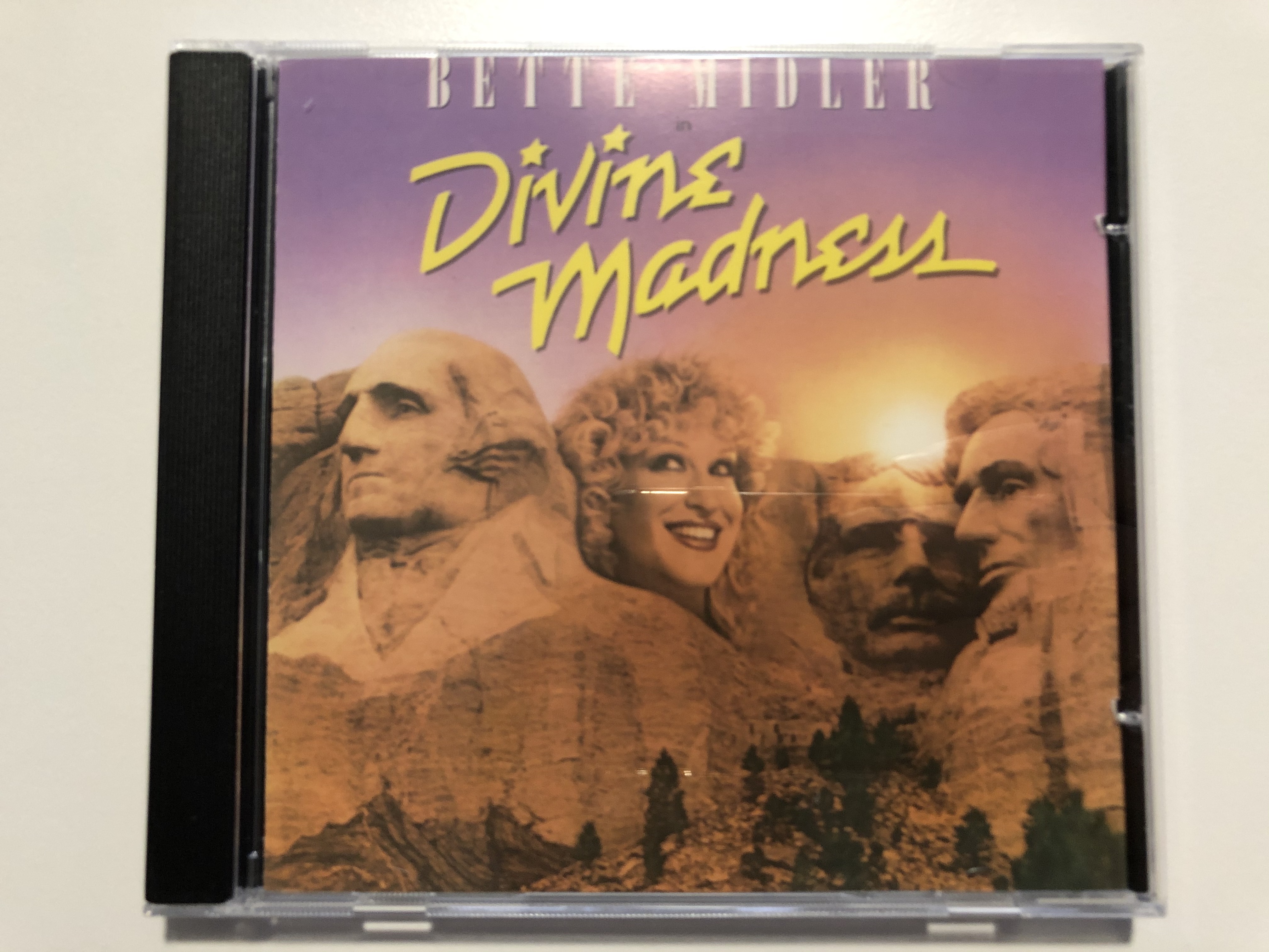 bette-midler-divine-madness-atlantic-audio-cd-7567-82781-2-1-.jpg