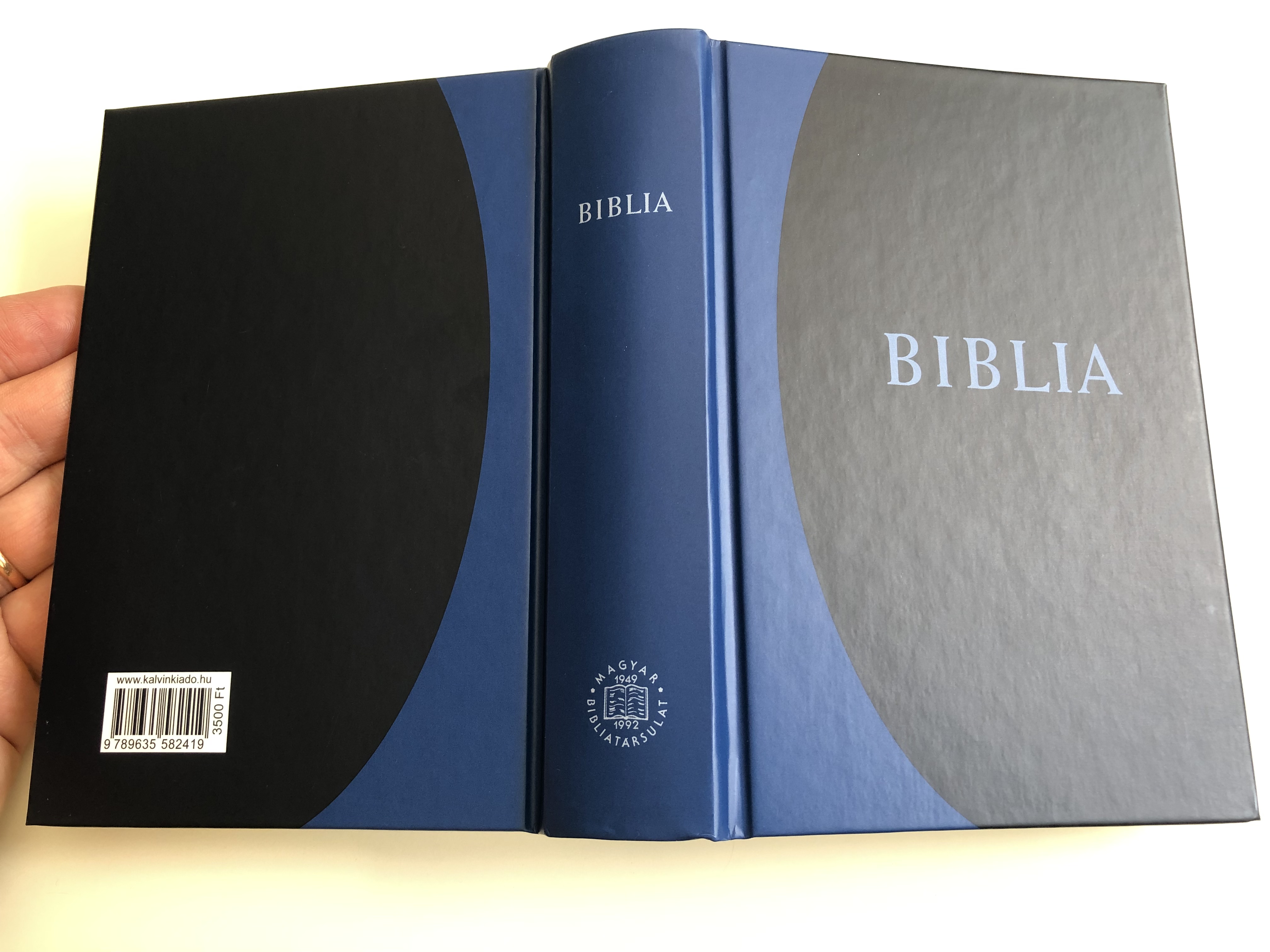 biblia-istennek-az-sz-vets-gben-s-jsz-vets-gben-adott-kijelent-se-r-f-2014-hungarian-language-bible-revised-translation-2028-hardcover-k-lvin-kiad-2018-blue-black-mid-size.jpg