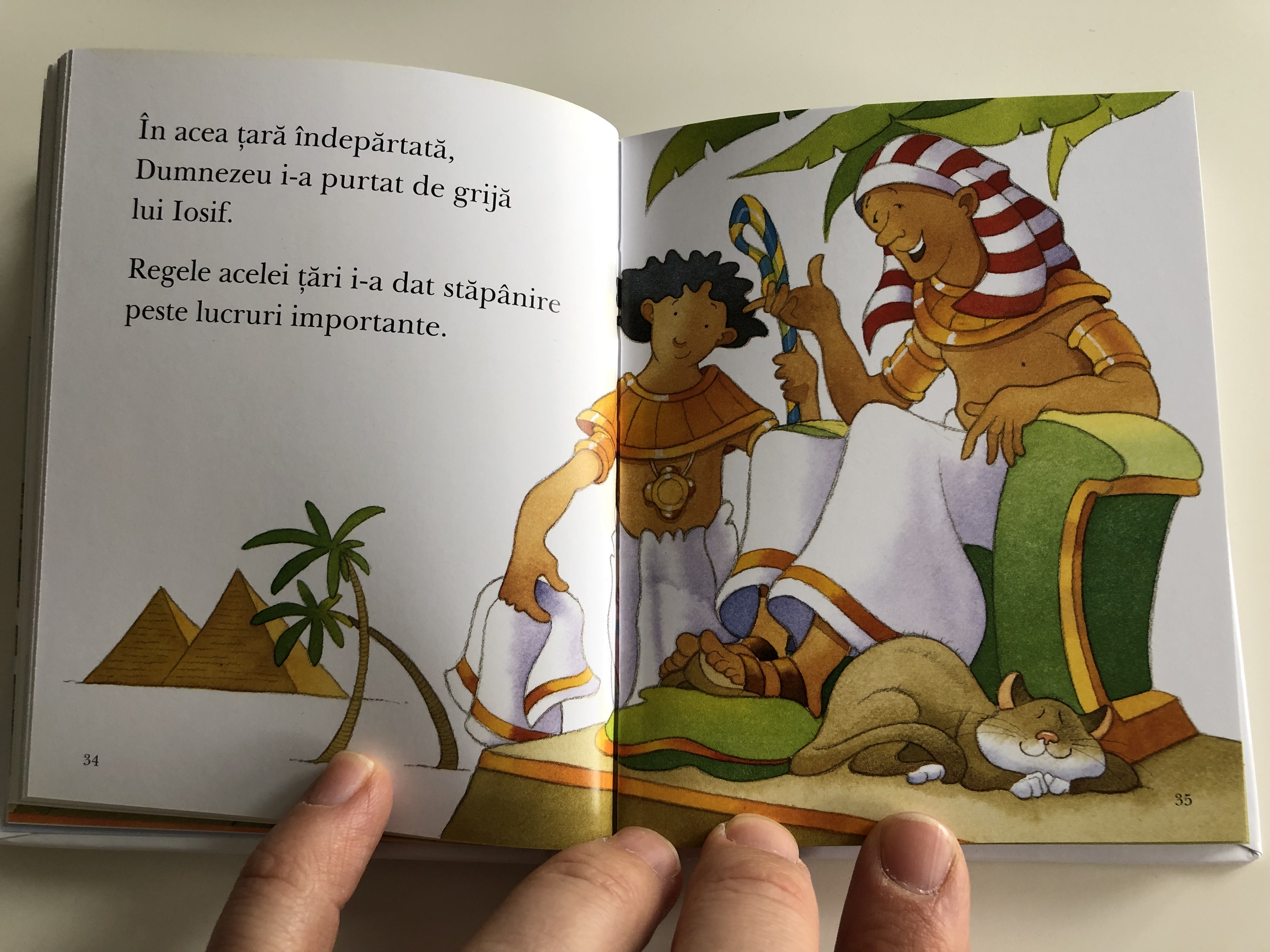 biblia-rug-ciuni-pentru-cei-micuti-by-sarag-toulmin-romanian-translation-of-baby-bible-and-baby-prayers-lion-hudson-comes-in-a-protective-box-baby-bible-for-children-between-1-3-years-illustrations-by-kristina-step-4915245-.jpg