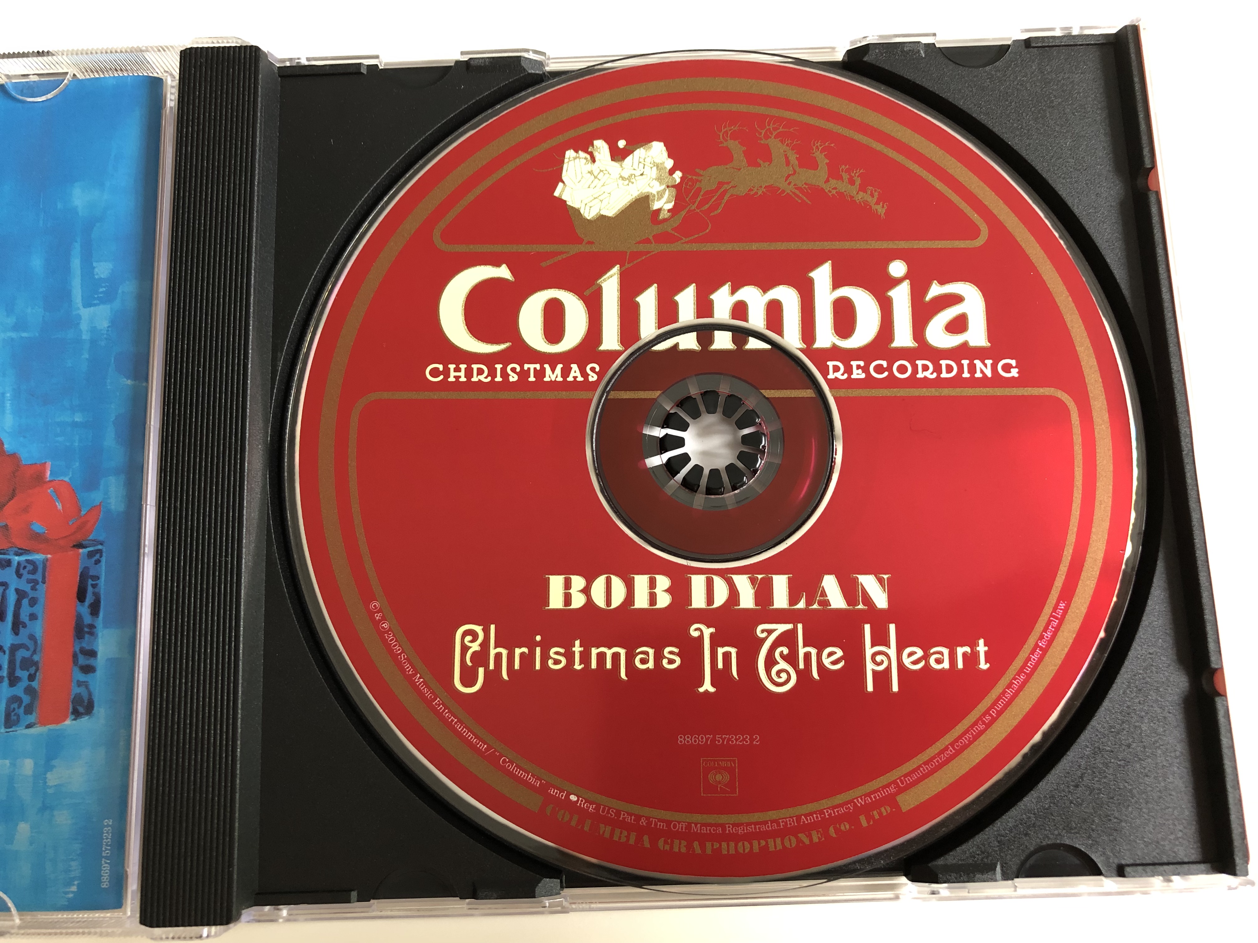bob-dylan-christmas-in-the-heart-audio-cd-2009-do-you-hear-what-i-hear-hark-the-herald-angels-sing-the-christmas-blues-o-come-all-ye-faithful-adeste-fideles-columbia-records-4-.jpg