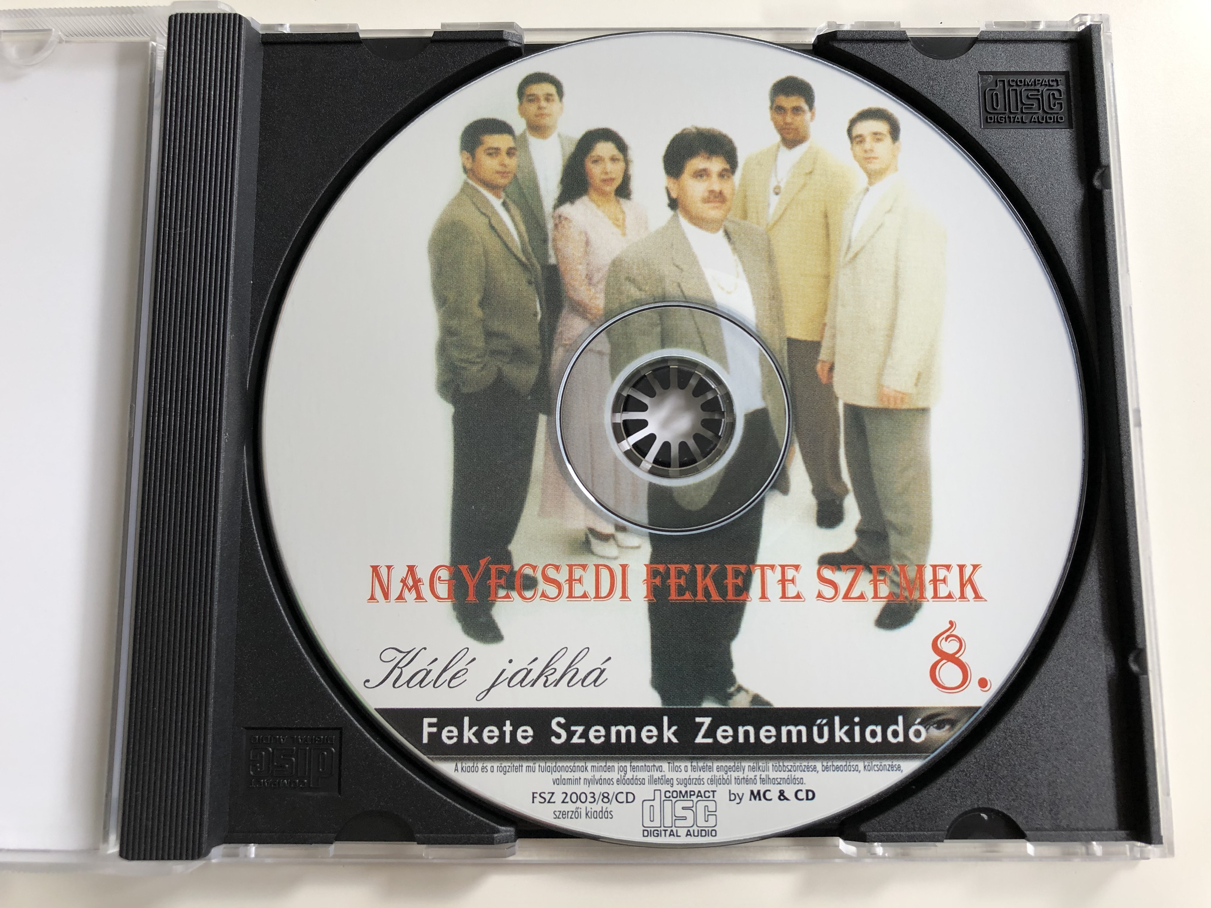 bodi-guszti-no.-8-nagyecsedi-fekete-szemek-mc-cd-audio-cd-1997-fsz-20038cd-2-.jpg