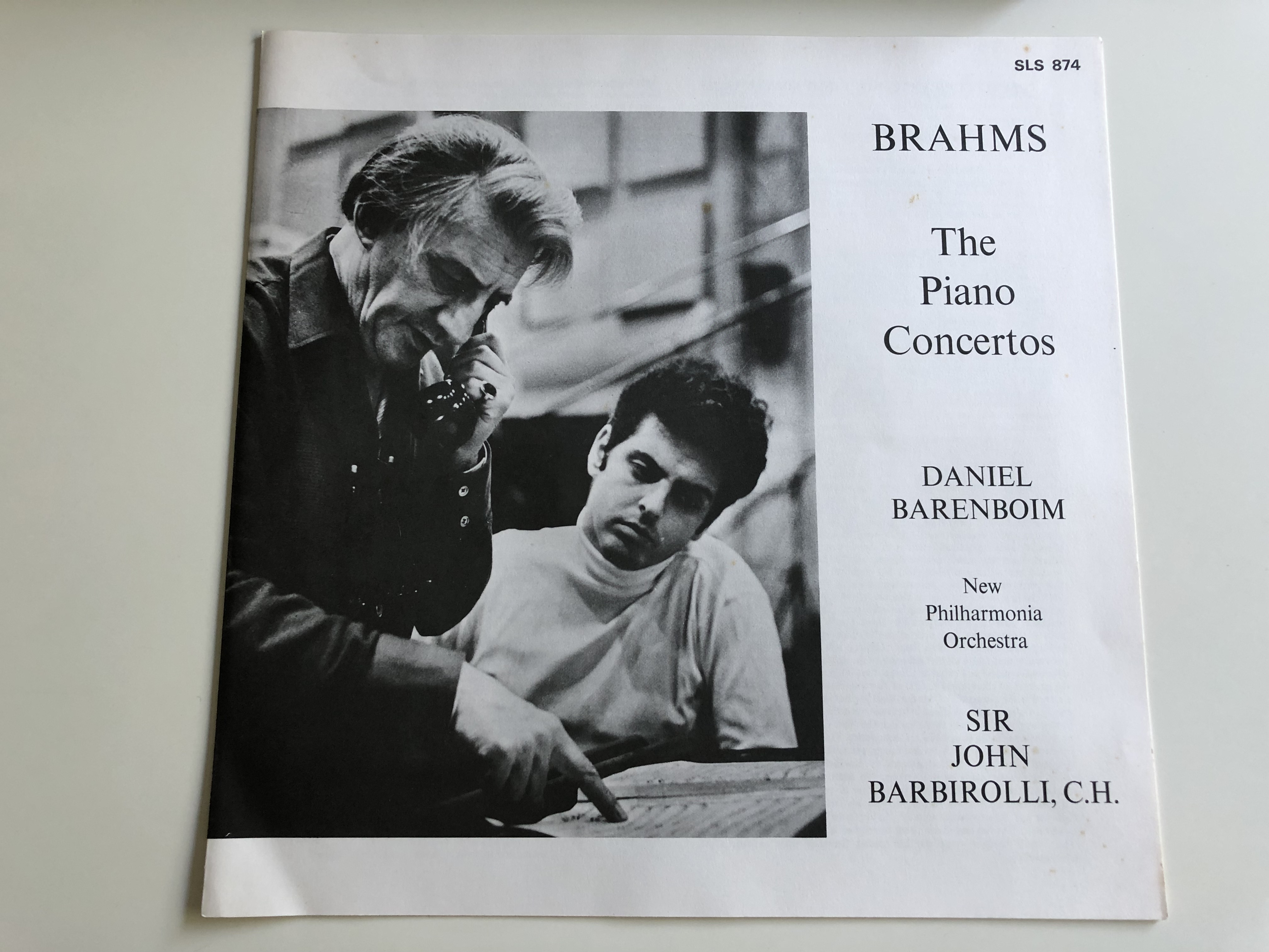 brahms-the-piano-concertos-daniel-barenboim-new-philharmonia-orchestra-conducted-sir-john-barbirolli-emi-his-master-s-voice-2x-lp-sls-874-3-.jpg