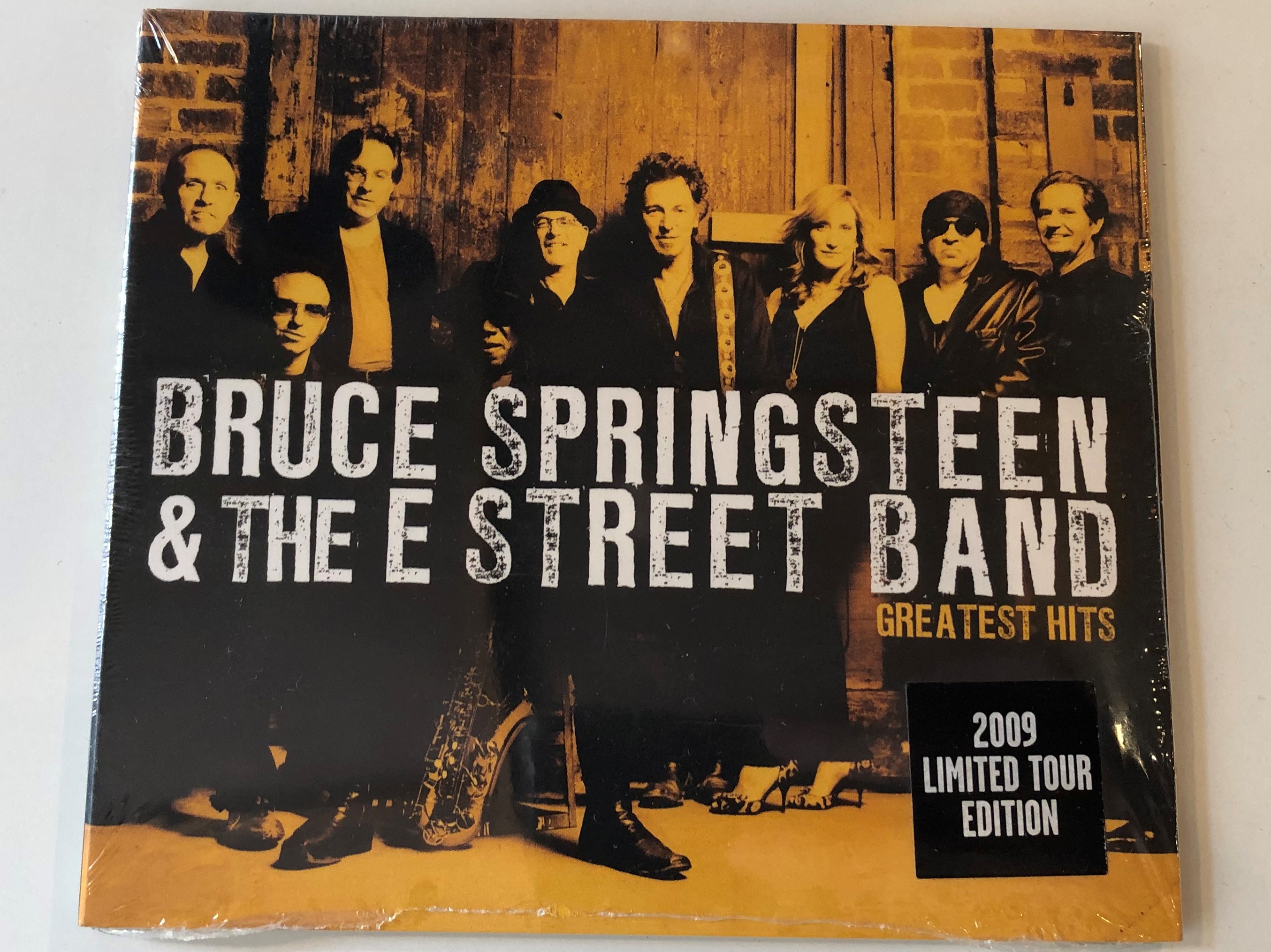 bruce-springsteen-the-e-street-band-greatest-hits-2009-limited-tour-edition-sony-music-audio-cd-2009-88697532812-1-.jpg