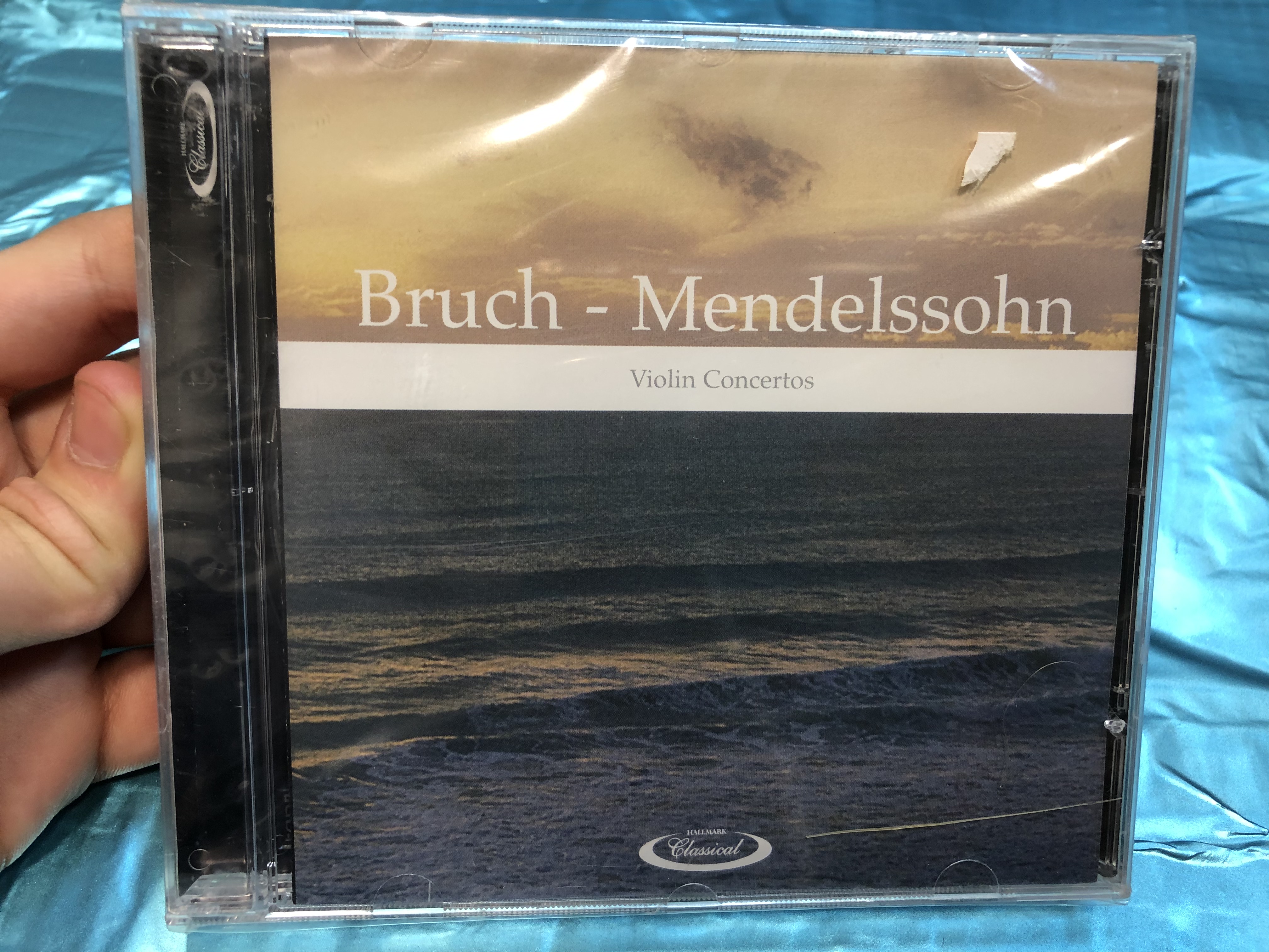 bruch-mendelssohn-violin-concerto-hallmark-music-entertainment-audio-cd-2002-701592-1-.jpg