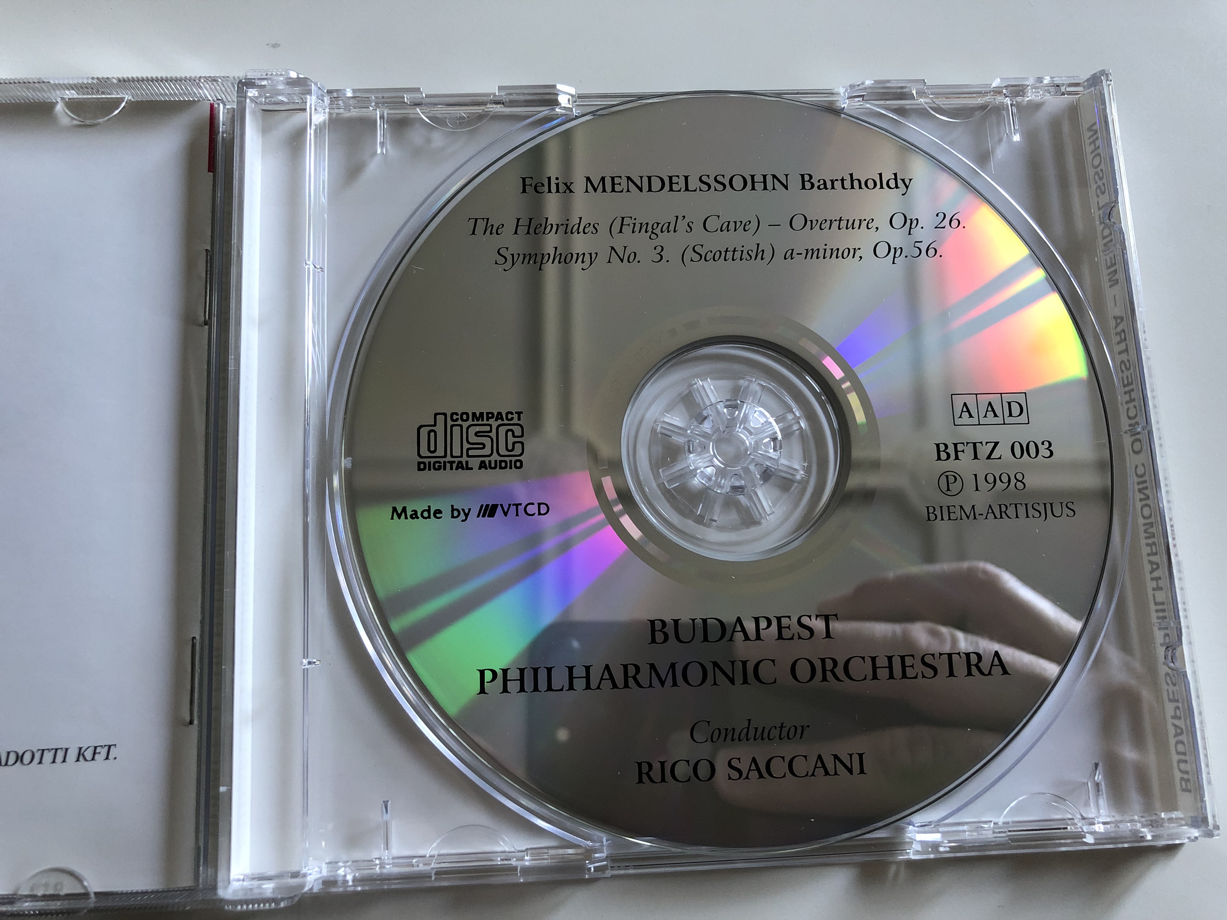 budapest-philharmonic-orchestra-conducted-rico-saccani-felix-mendelssohn-bartholdy-the-hebrides-fingal-s-cave-overture-symphony-no.3-scottish-a-minor-vtcd-audio-cd-1998-bftz-003-1-8-.jpg