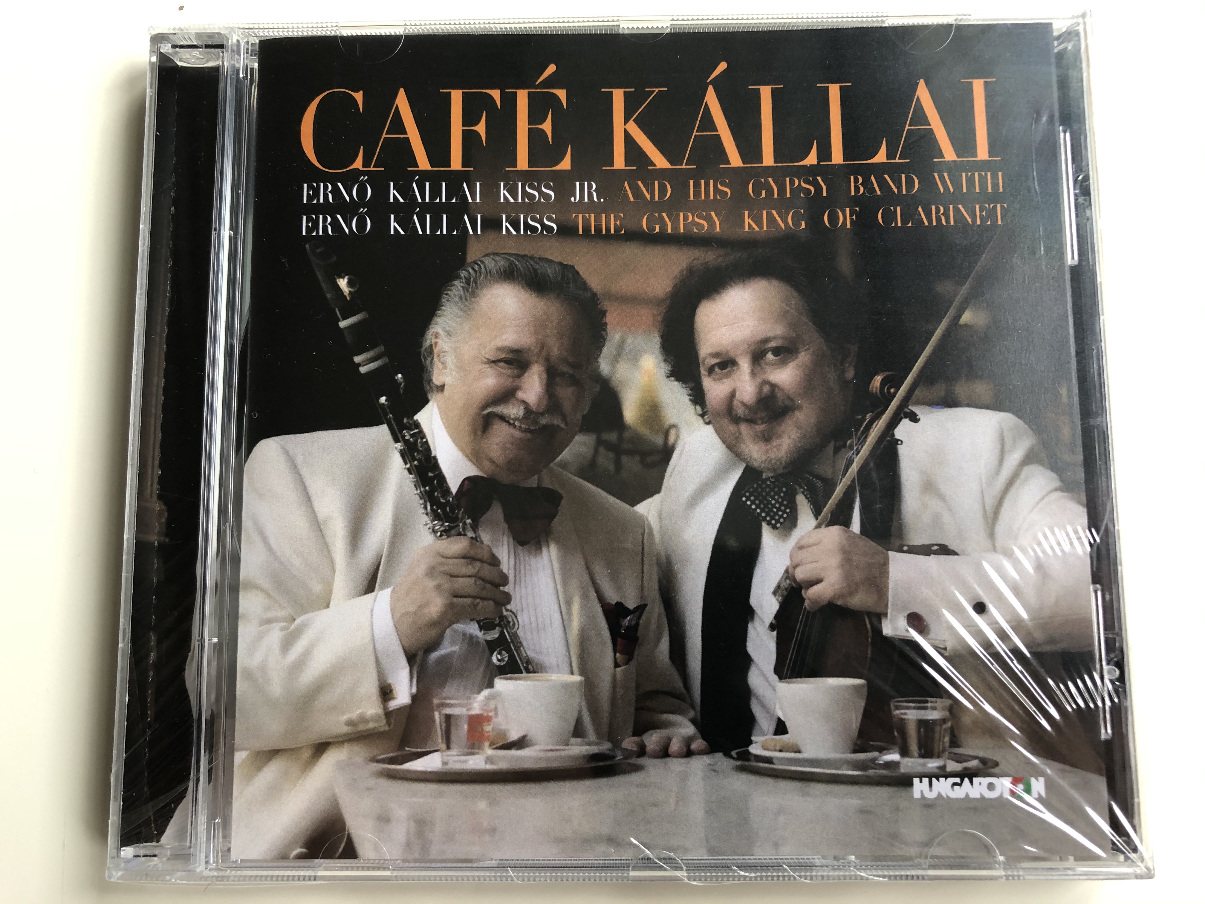 cafe-kallai-erno-kallai-kiss-jr.-and-his-gypsy-band-with-erno-kallai-kiss-the-gypsy-king-of-clarinet-hungaroton-audio-cd-2015-hcd-10342-1-.jpg