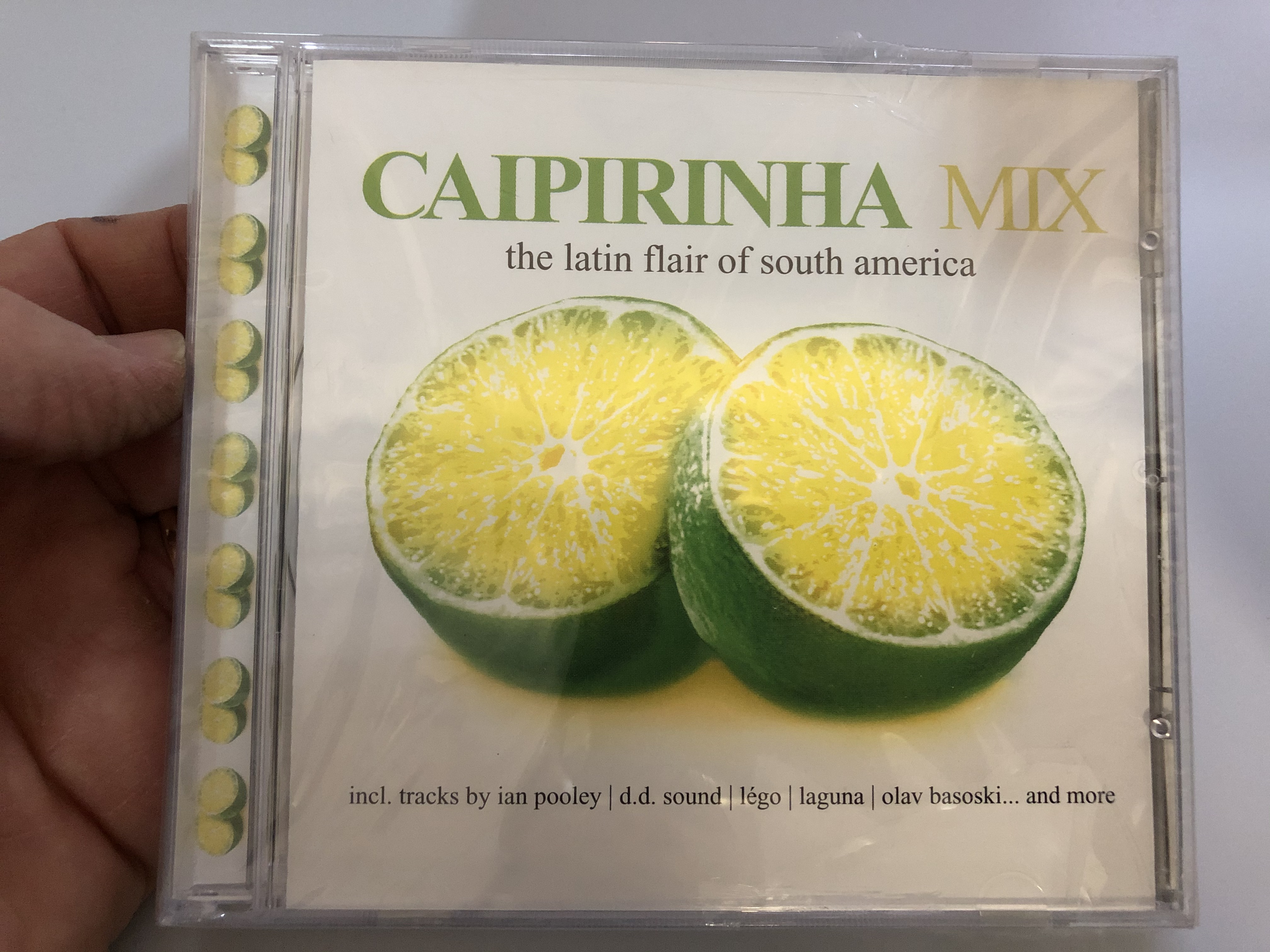 caipirinha-mix-the-latin-flair-of-south-america-incl.-tracks-by-ian-pooley-d.d.-sound-lego-laguna-olav-basoski...-and-more-zyx-music-audio-cd-2001-zyx-55231-2-1-.jpg