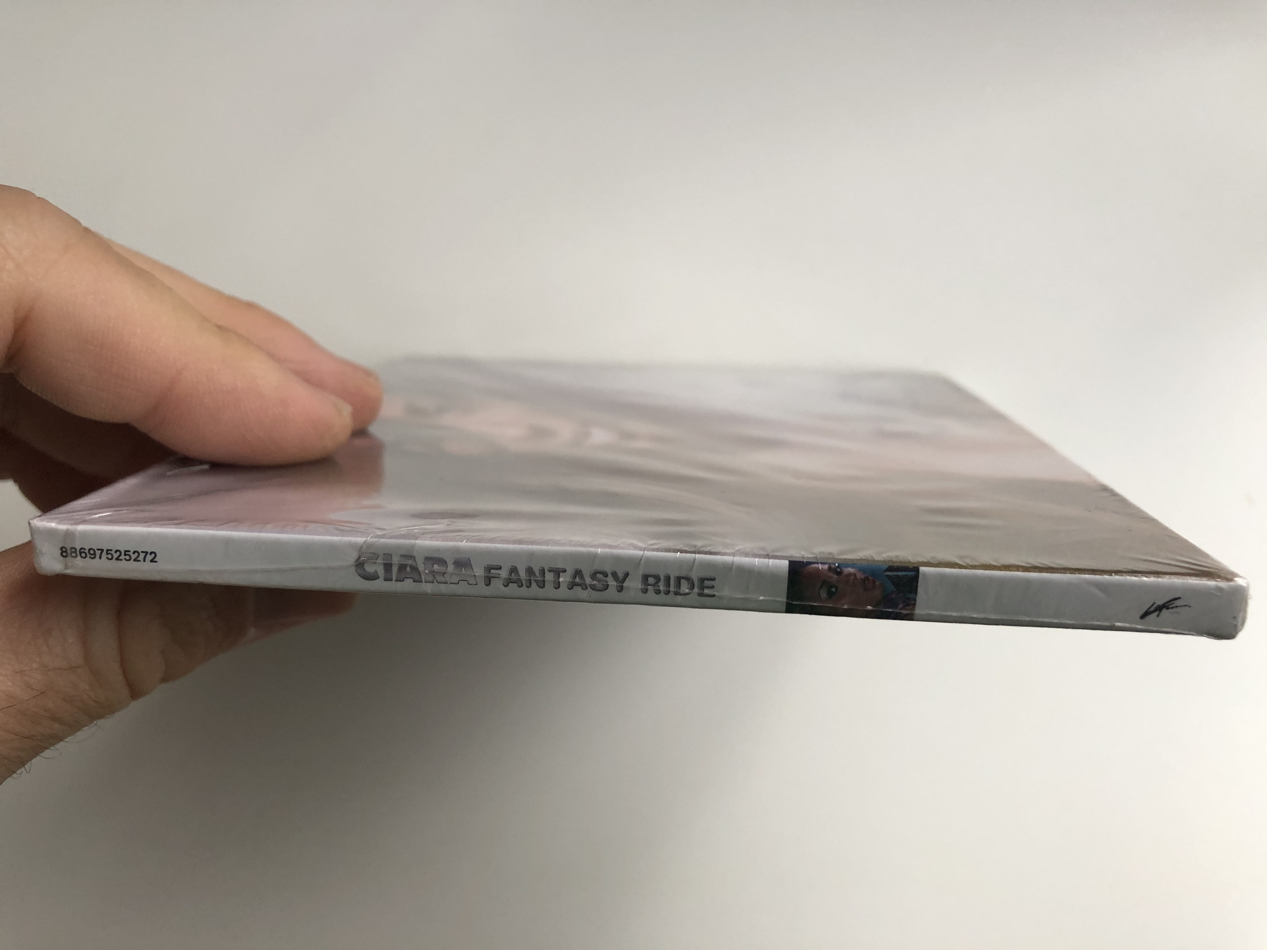 ciara-fantasy-ride-sony-music-audio-cd-2009-88697525272-3-.jpg