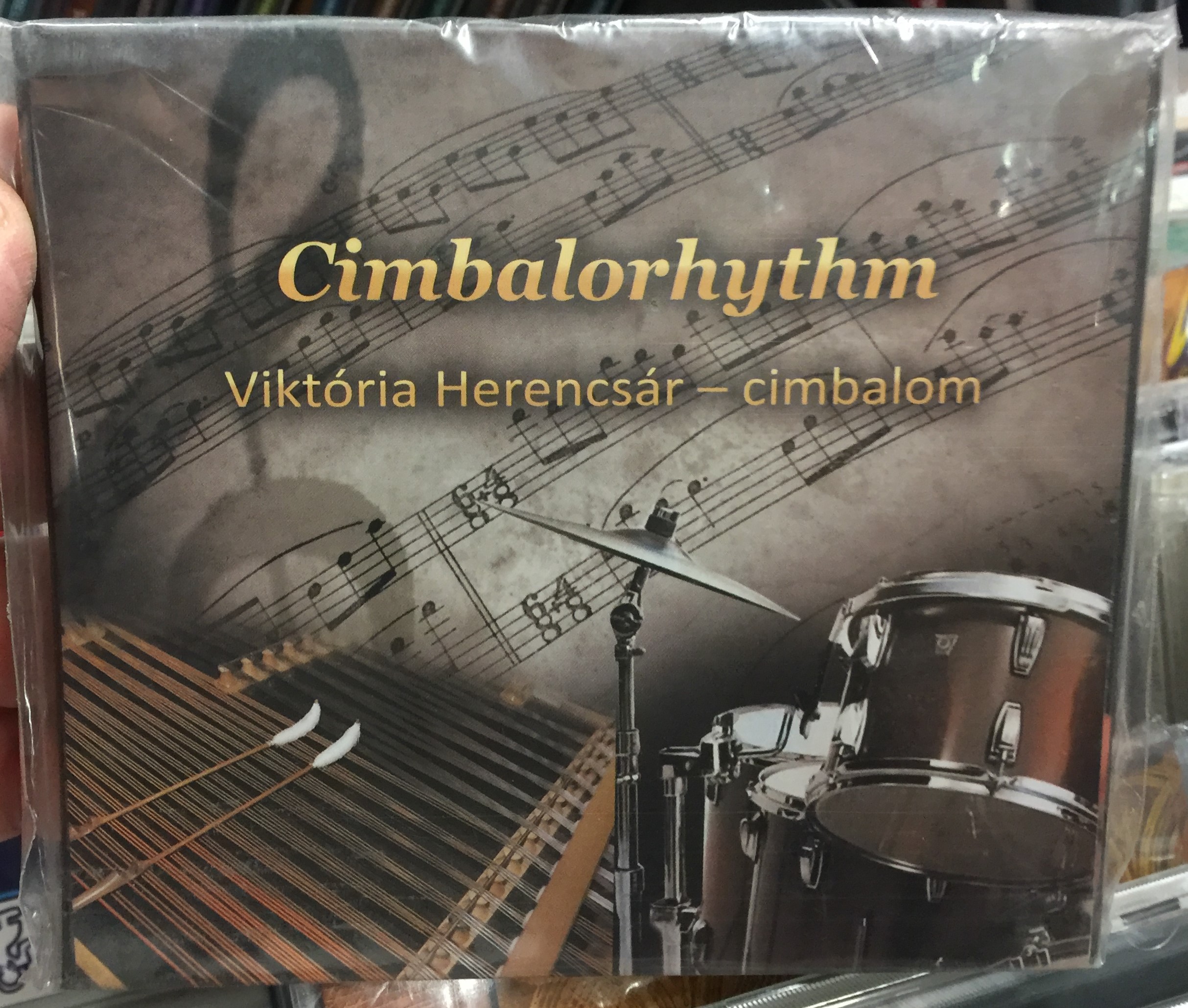 cimbalorhythm-viktoria-herencsar-cimbalom-viktoria-herencsar-audio-cd-2013-4230030444536-1-.jpg