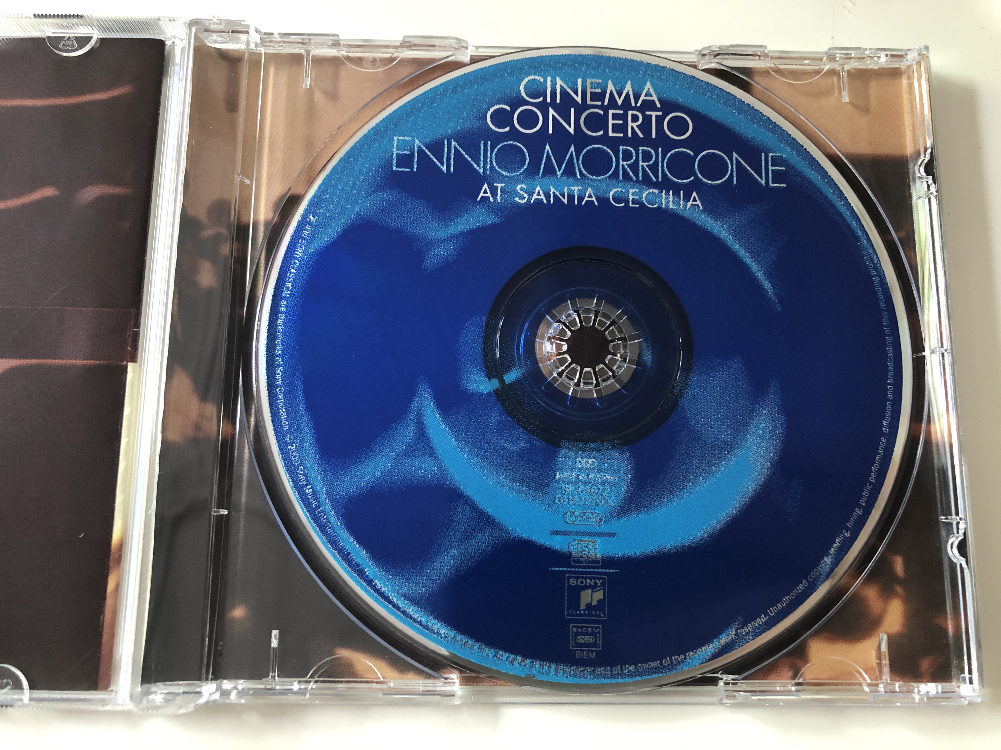cinema-concerto-ennio-morricone-at-santa-cecilia-orchestra-and-chorus-of-the-accademia-nazionale-di-santa-cecilia-sony-classical-audio-cd-1999-sk-61672-4-.jpg