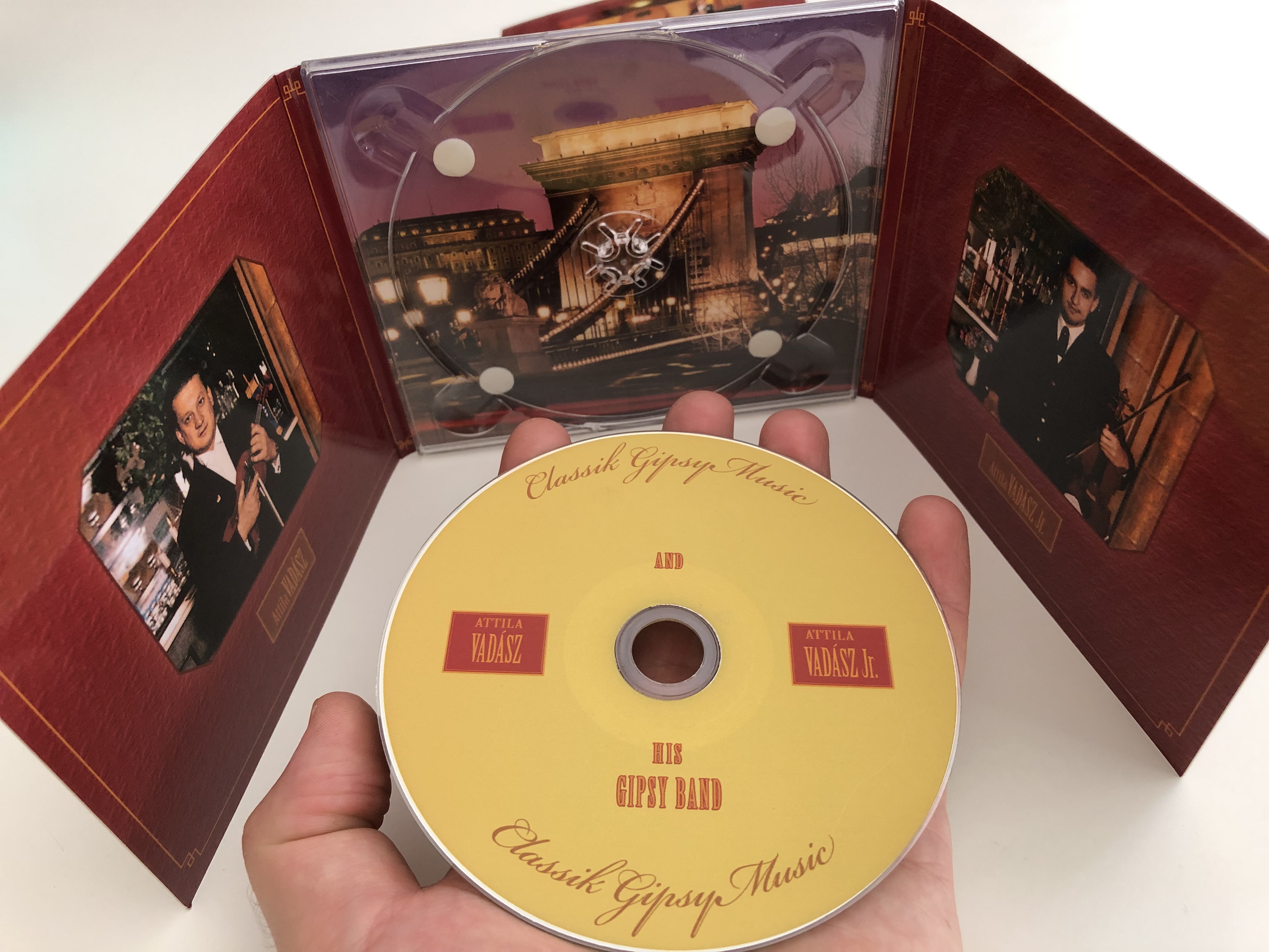classic-gipsy-music-attila-vad-sz-and-his-gipsy-band-attila-vad-sz-jr.-audio-cd-7-.jpg