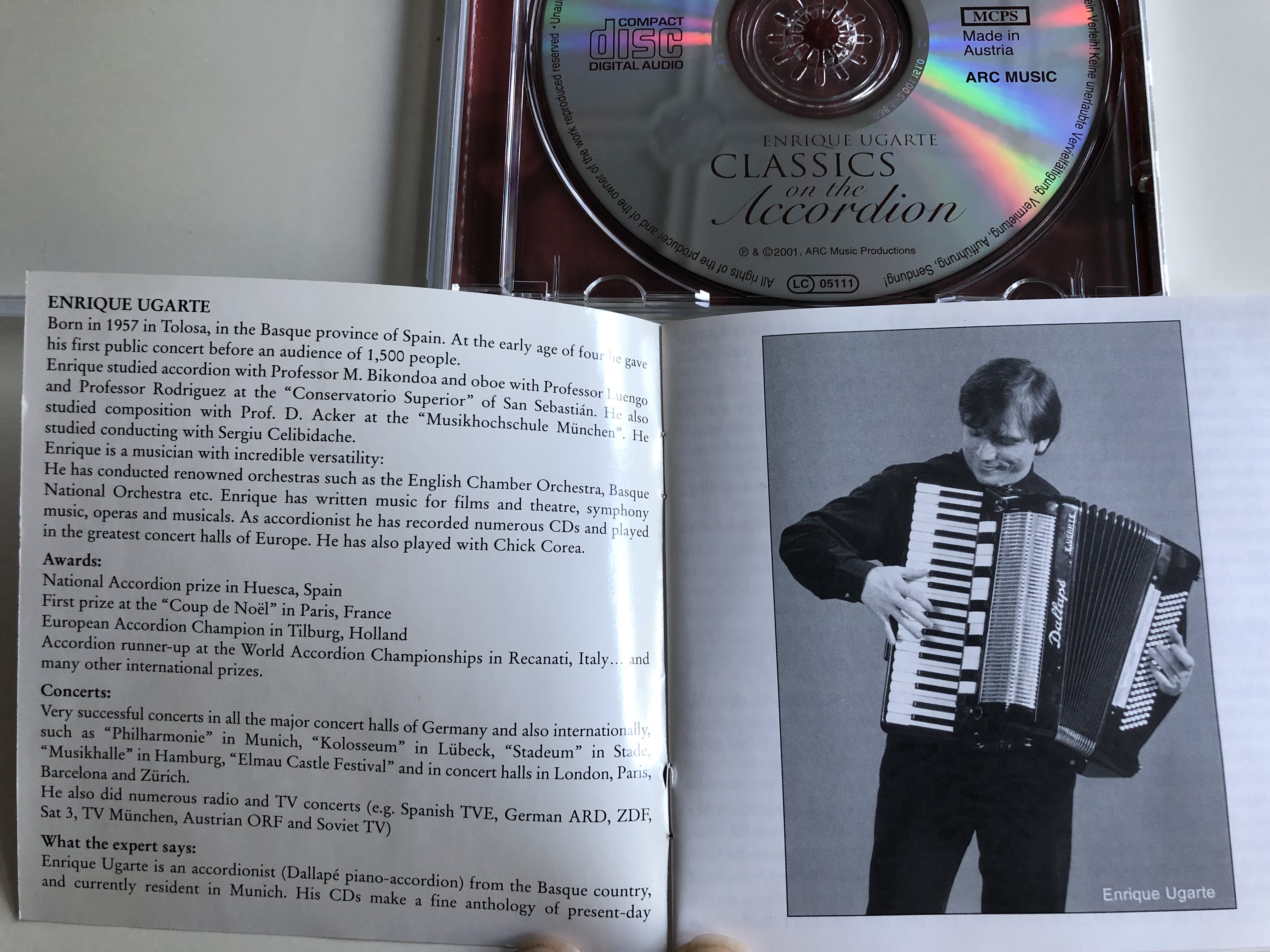 classics-on-the-accordion-bolero-sabre-dance-czardas-performed-by-master-accordionist-enrique-ugarte-audio-cd-2001-eucd-1645-2-.jpg