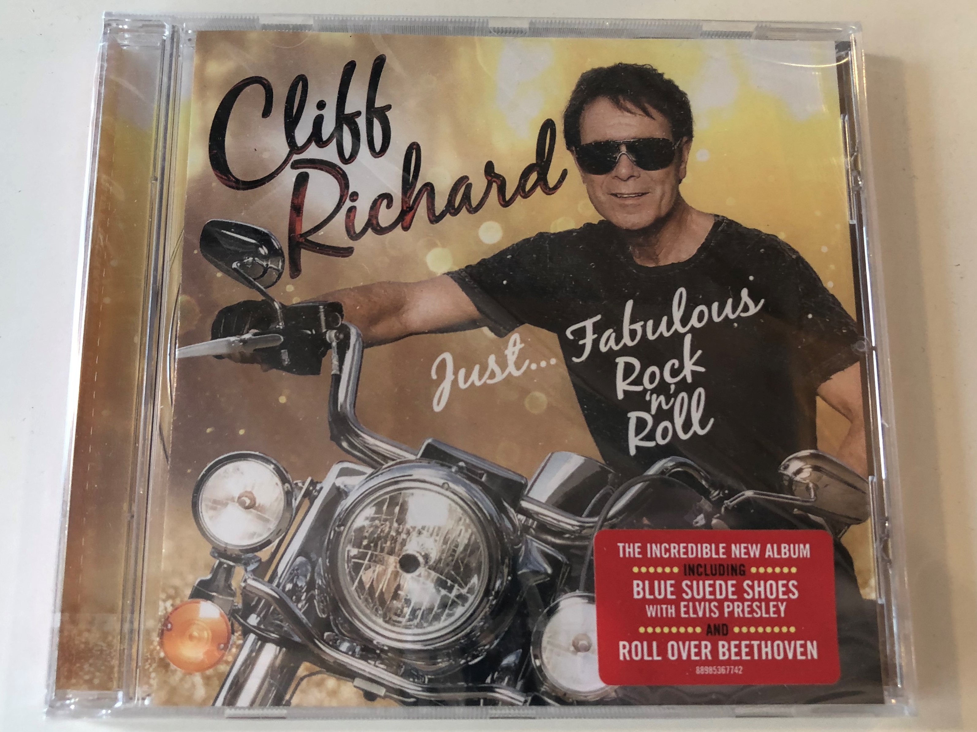 cliff-richard-just...-fabulous-rock-n-roll-the-incredible-new-album-including-blue-suede-shoes-with-elvis-presley-and-roll-over-beethoven-sony-music-audio-cd-2016-88985367742-1-.jpg