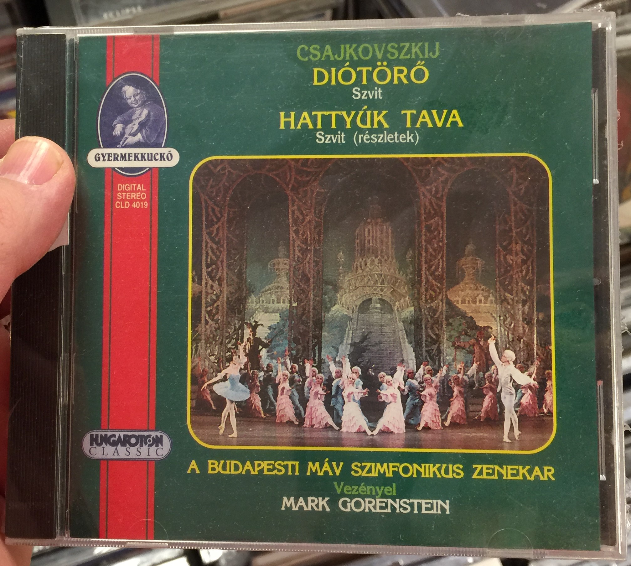 csajkovszkij-diotoro-szvit-hattyuk-tava-szvit-reszletek-a-budapesti-mav-szimfonikus-zenekar-vezenyel-mark-gorenstein-hungaroton-classic-audio-cd-1996-stereo-cld-4019-1-.jpg