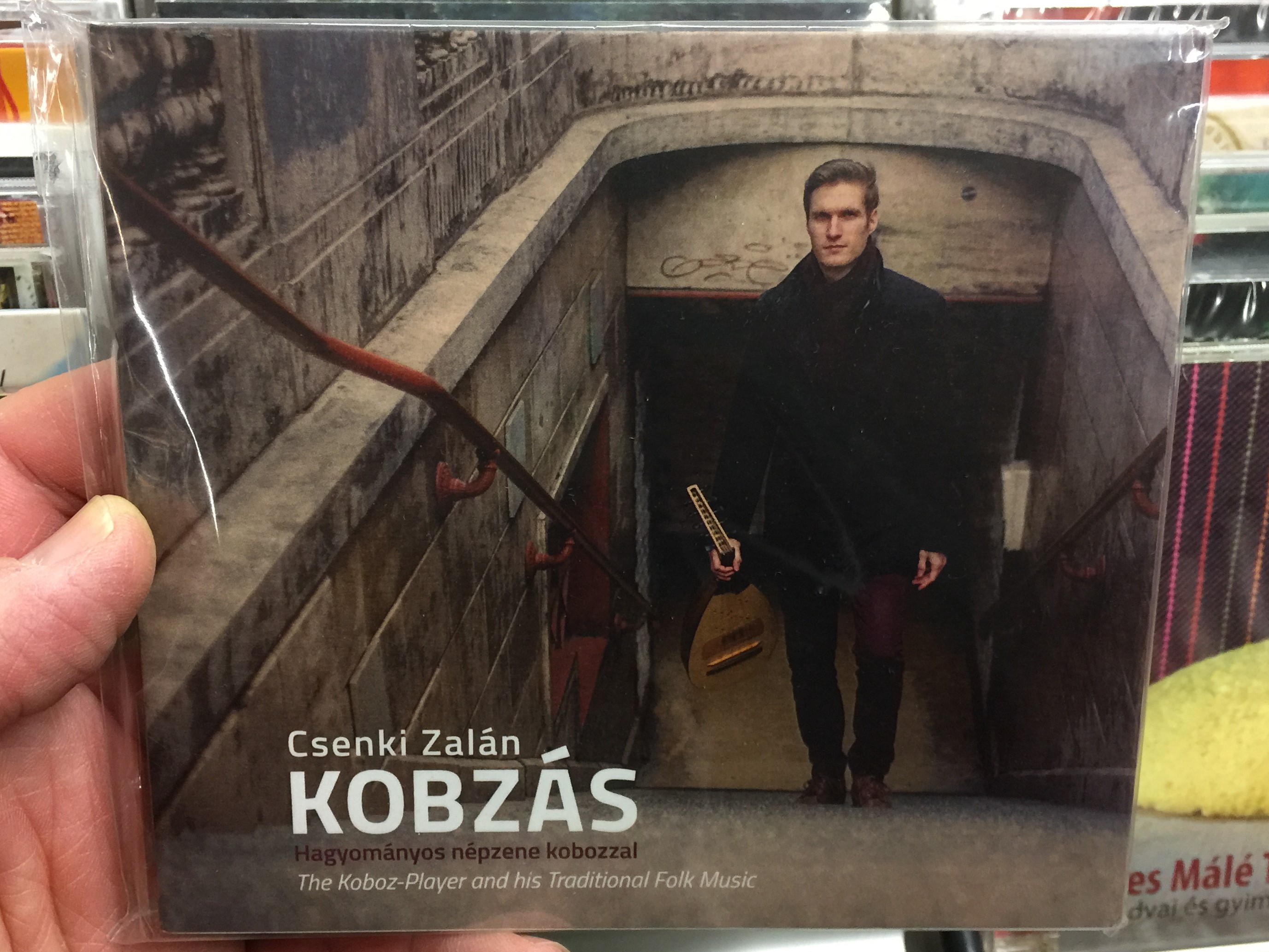 csenki-zal-n-kobz-s-hagyom-nyos-n-pzene-kobozzal-the-koboz-player-and-his-traditional-folk-music-dialekton-n-pzenei-kiad-audio-cd-2018-bs-cd-26-1-.jpg