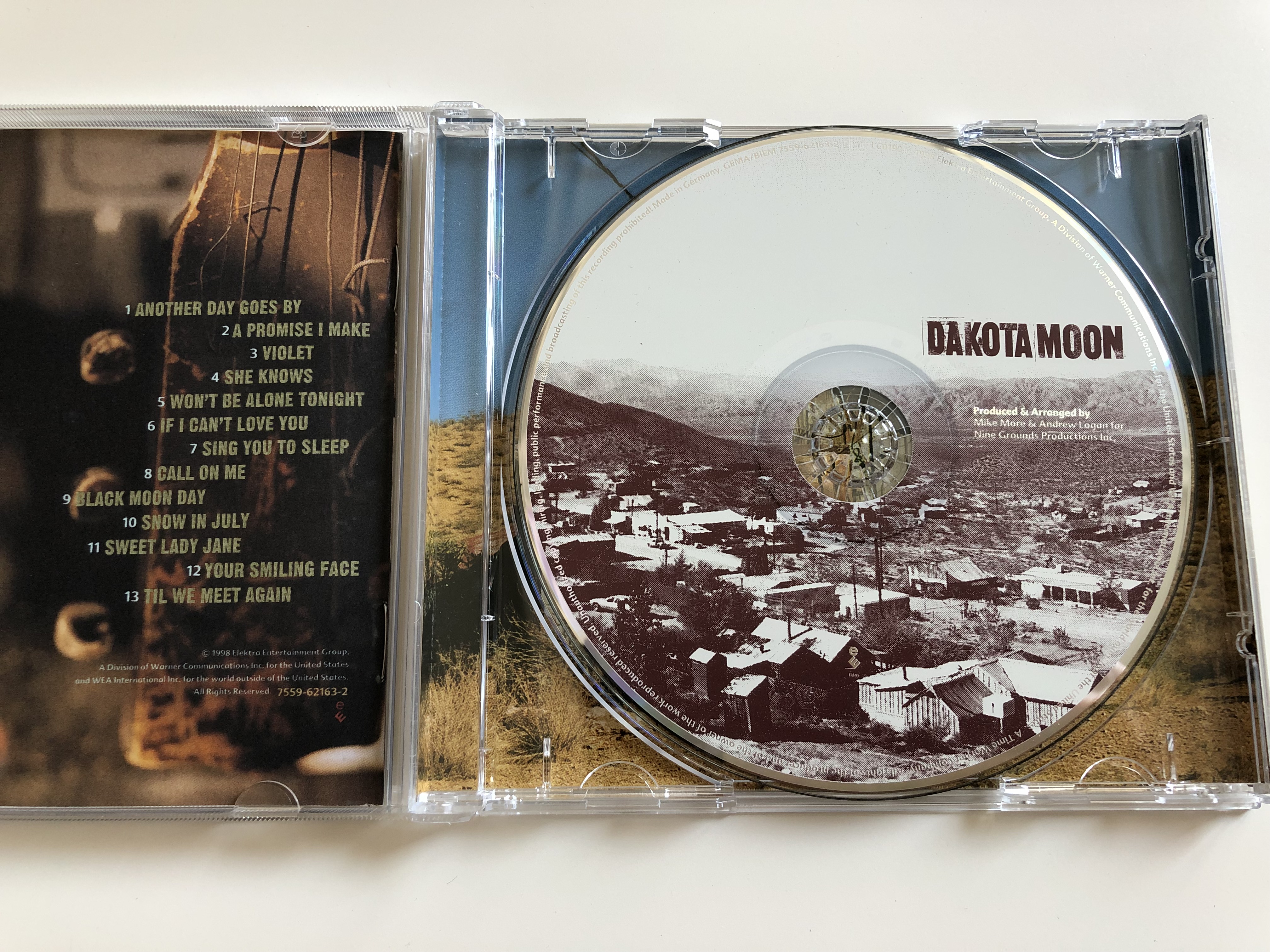 dakota-moon-elektra-audio-cd-1998-7559-62163-2-8-.jpg