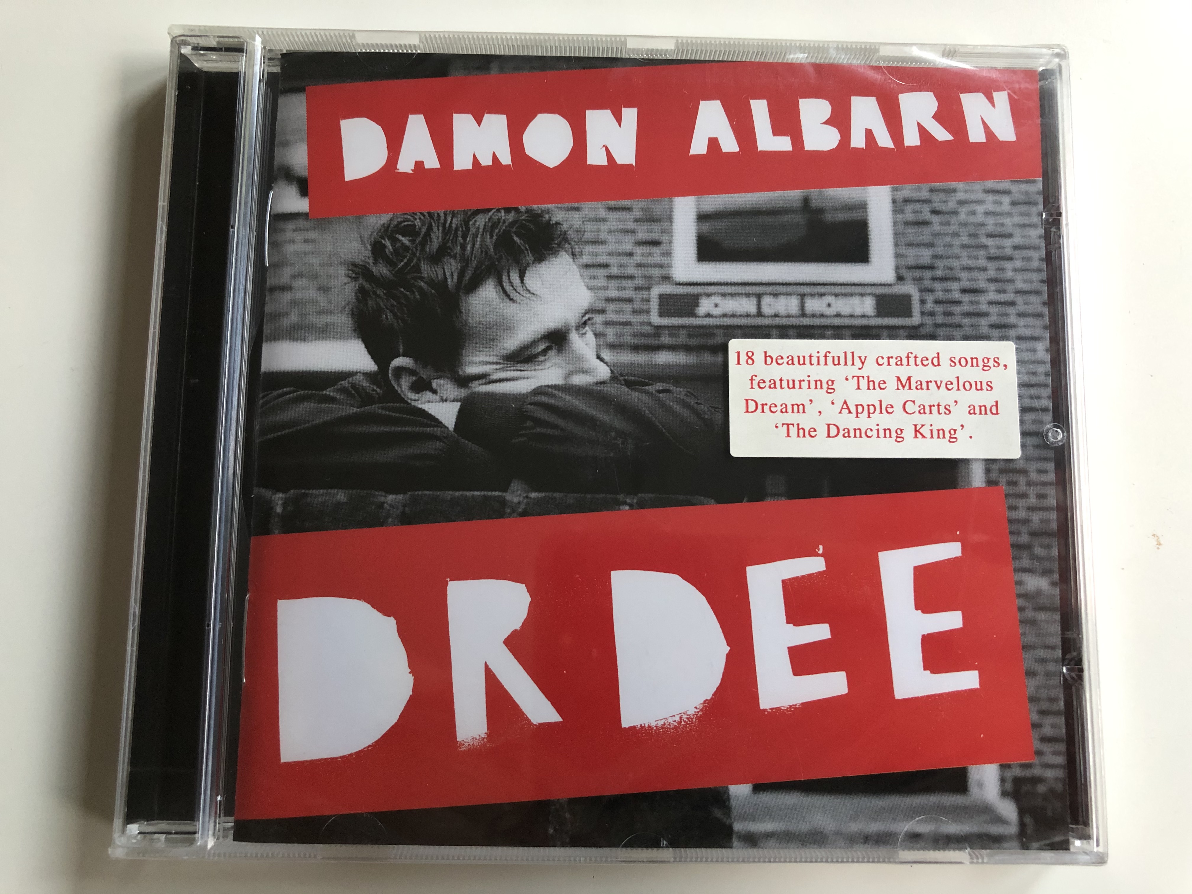 damon-albarn-dr-dee-18-beautifully-crafted-songs-featuring-the-marvelous-dream-apple-carts-and-the-dancing-king-parlophone-audio-cd-2012-p9538932-1-.jpg