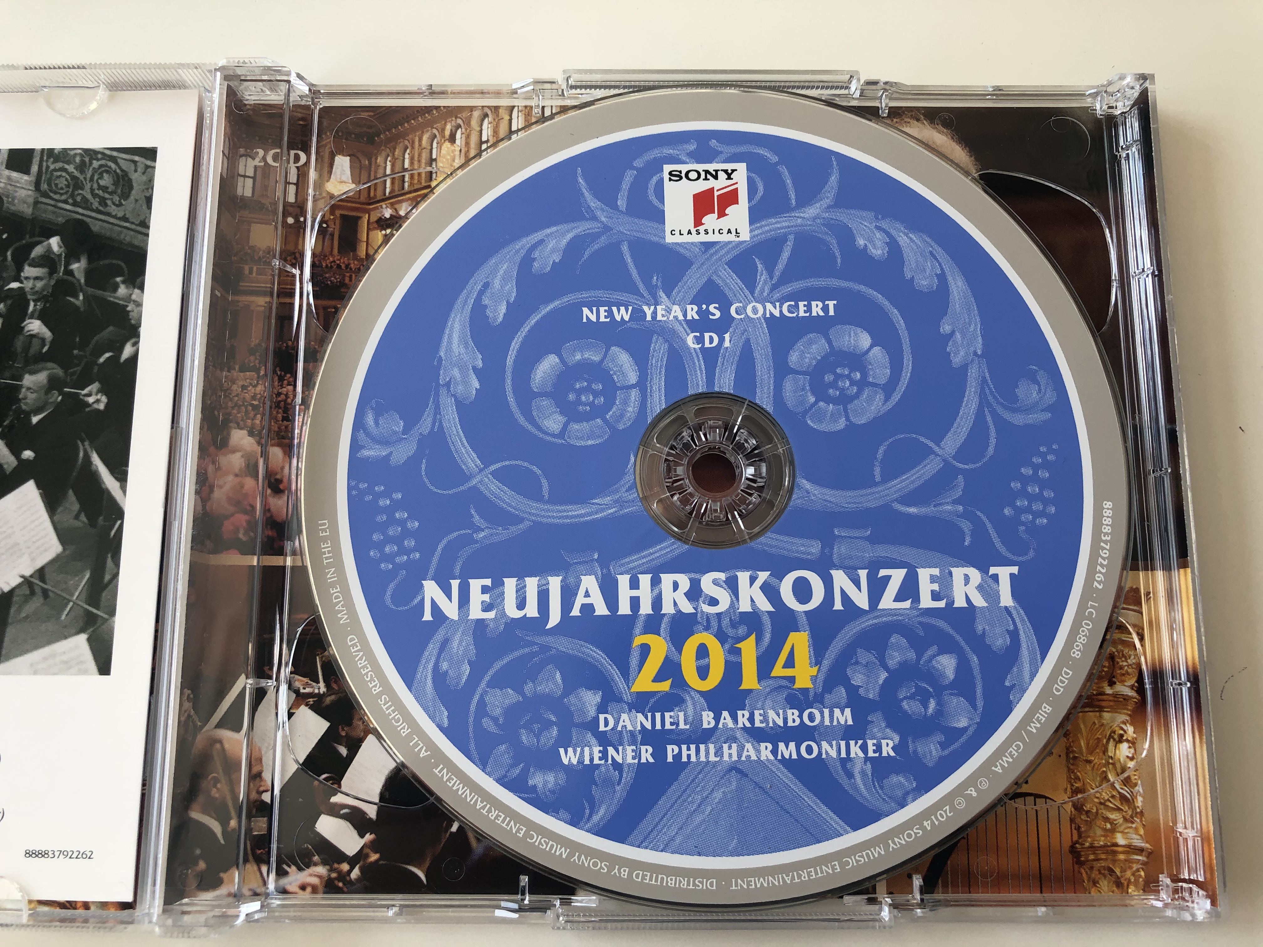 daniel-barenboim-wiener-philharmoniker-neujahrskonzert-new-year-s-concert-2014-sony-classical-2x-audio-cd-2014-88883792262-6-.jpg