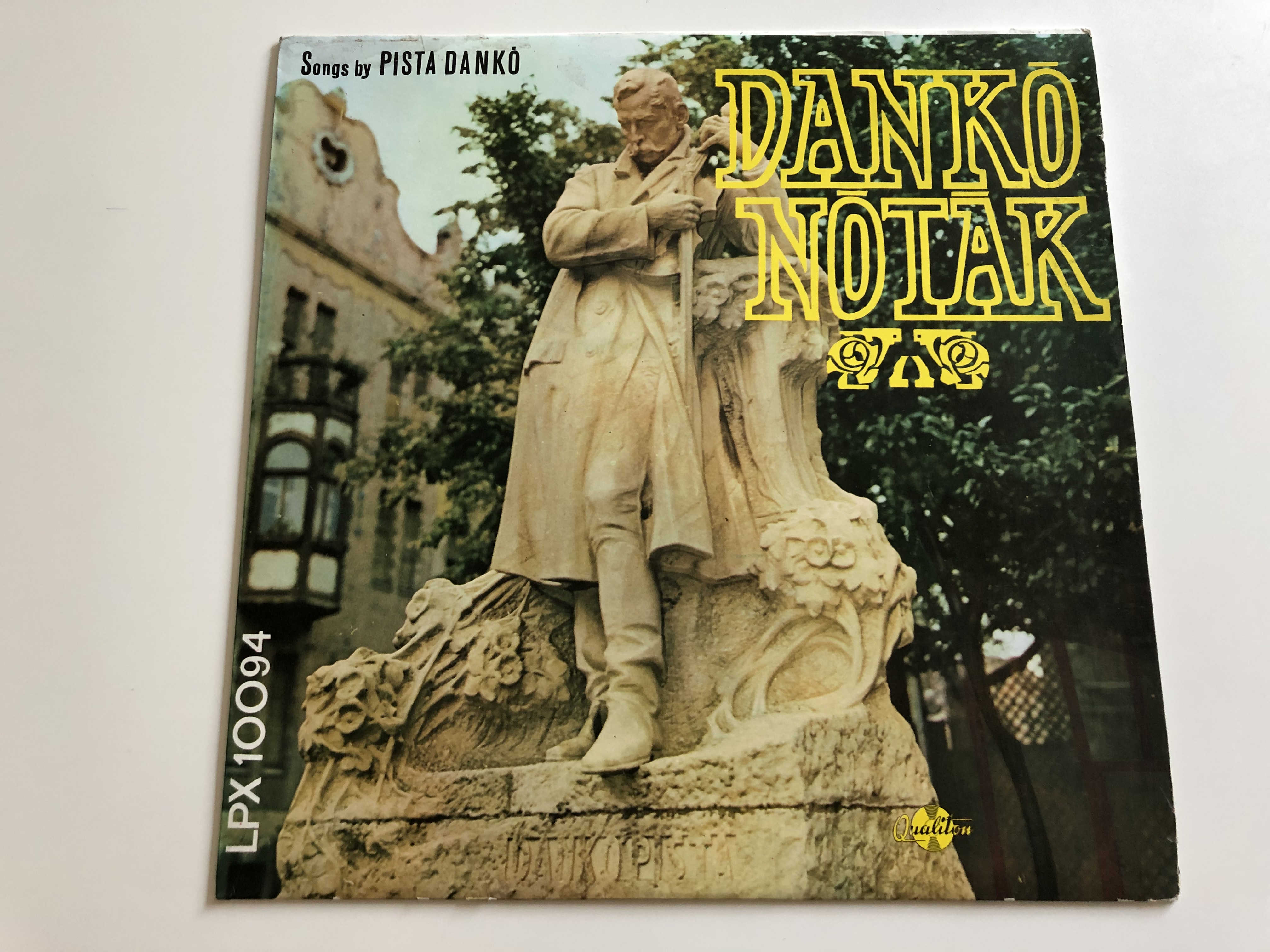 dank-n-t-k-songs-by-pista-dank-vocals-v-r-s-s-ri-kiss-k-roly-rem-nyi-s-ndor-nyiri-erzs-bet-qualiton-lp-stereo-mono-lpx-10094-1-.jpg