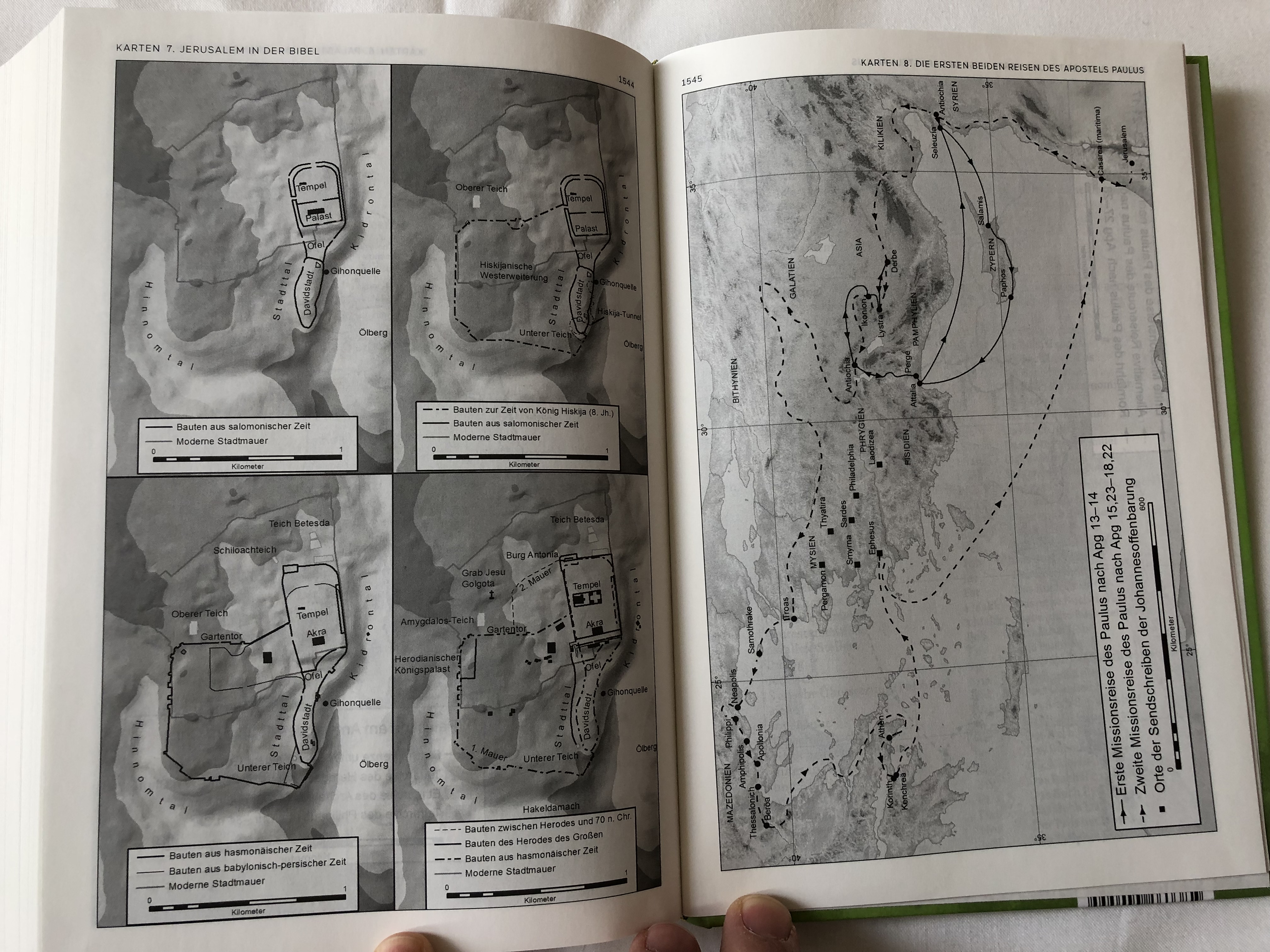 die-bibel-einheits-bersetzung-german-language-holy-bible-unitary-translation-contains-deuterocanonical-books-with-maps-notes-bible-history-timetable-ecumenical-reading-plan-hardcover-2018-kbw-19-.jpg