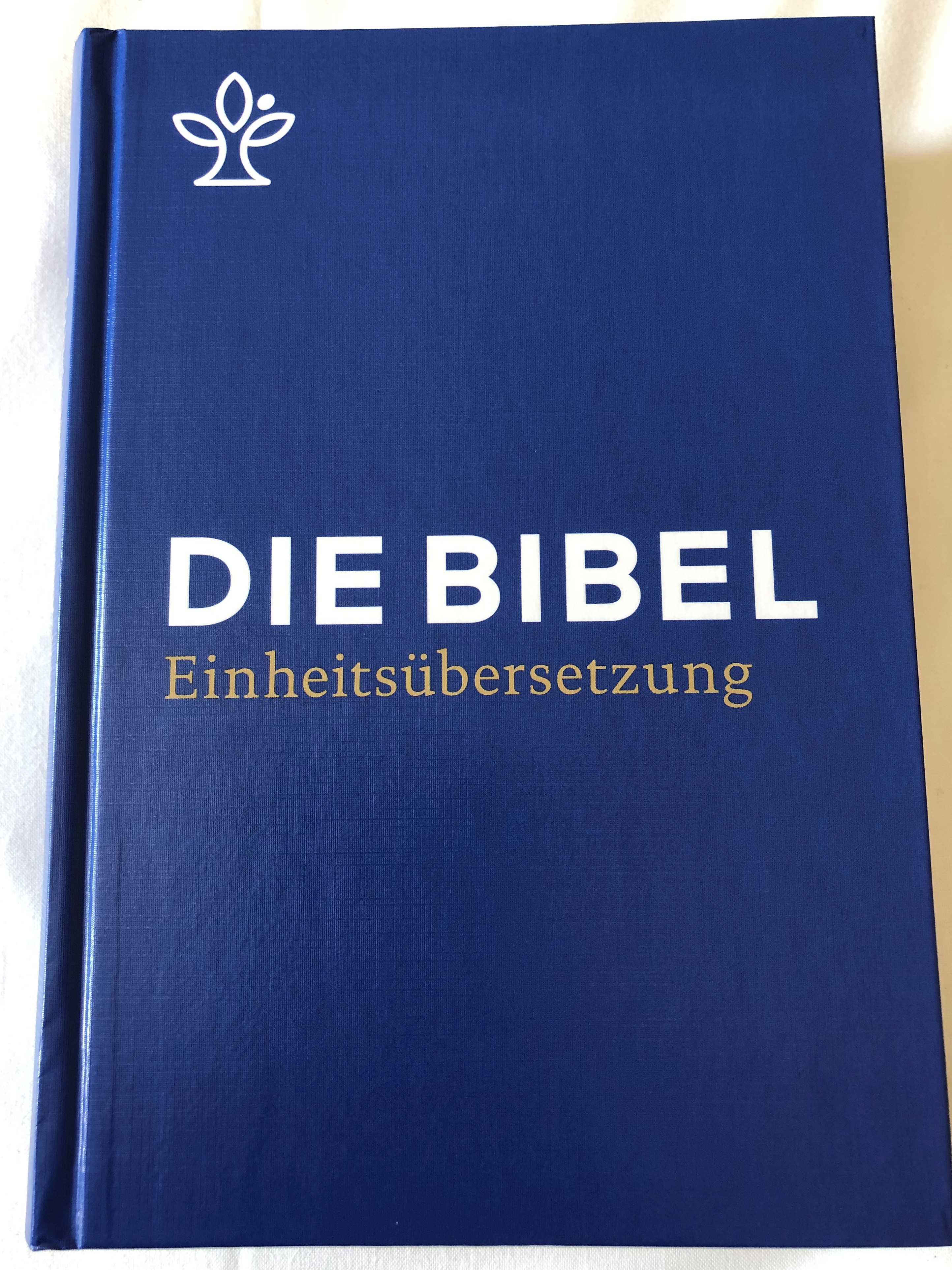 die-bibel-einheits-bersetzung-schulbibel-blau-german-language-holy-bible-unitary-translation-blue-contains-deuterocanonical-books-with-book-introductions-maps-notes-bible-history-timetable-hardcover-2017-katoli-1-.jpg