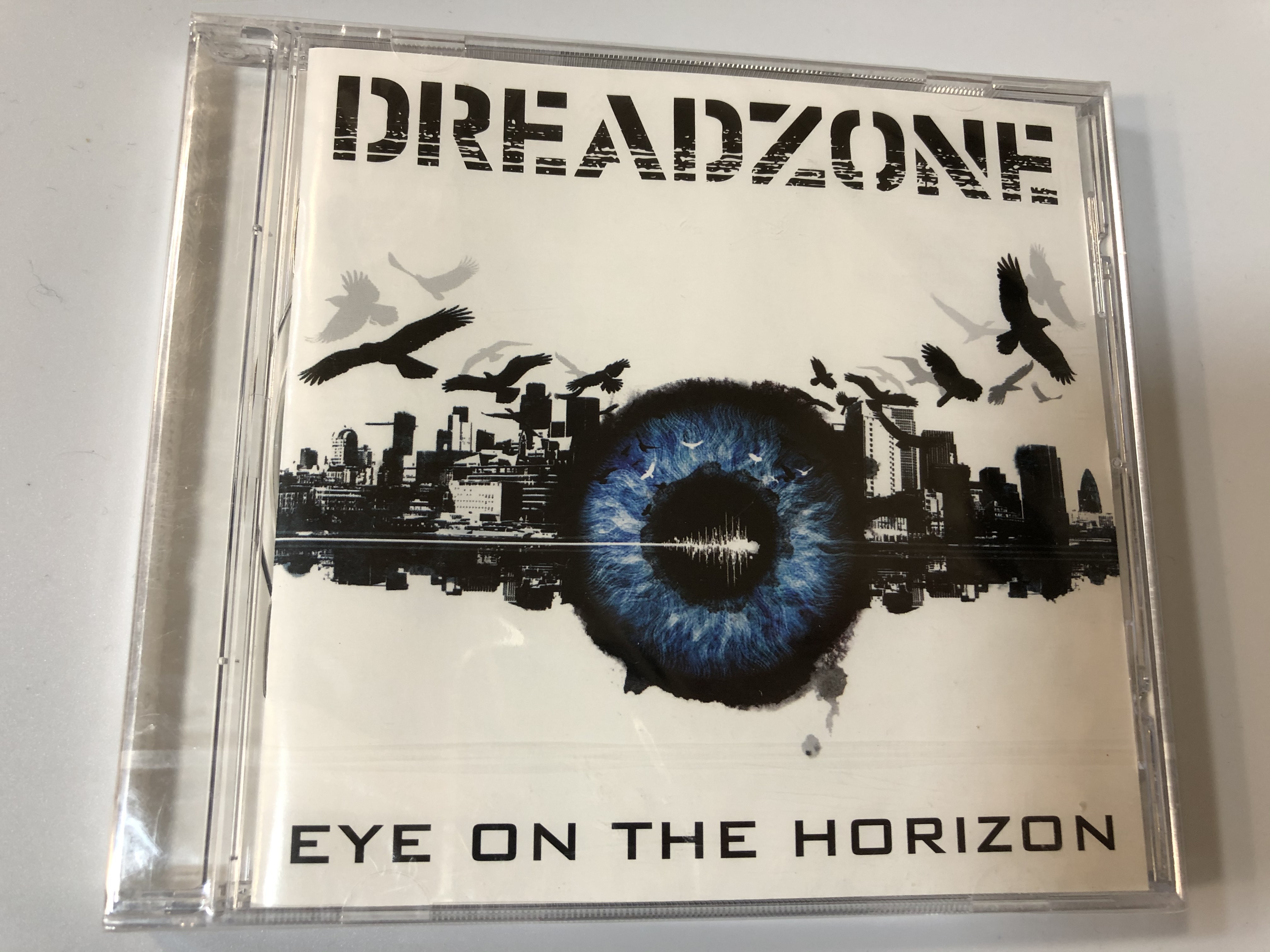 dreadzone-eye-on-the-horizon-dubwiser-records-audio-cd-2010-dub001cd-1-.jpg
