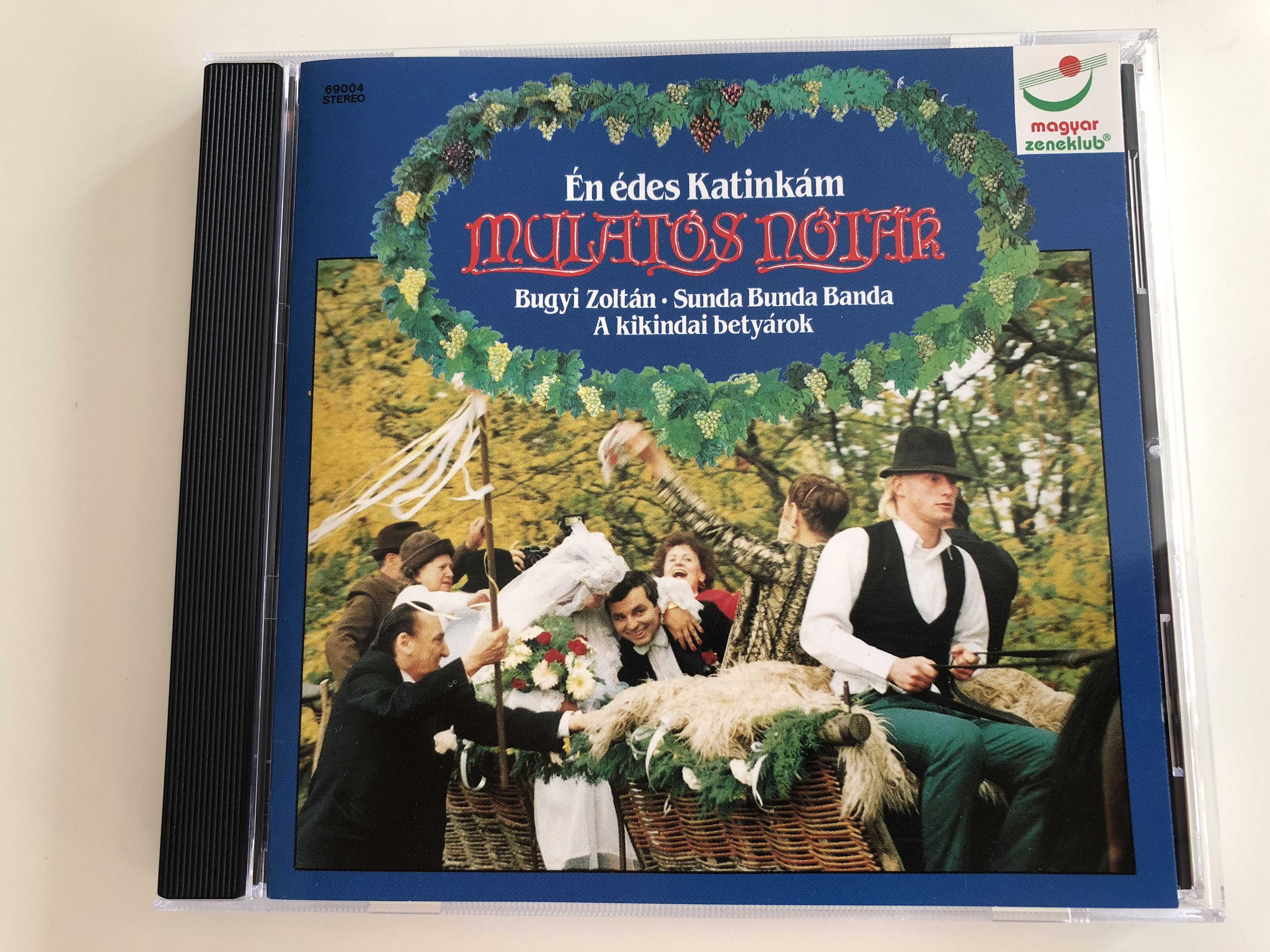 en-edes-katinkam-mulat-s-n-t-k-bugyi-zolt-n-sunda-bunda-banda-a-kikindai-bety-rok-magyar-konyvklub-audio-cd-1994-69004-1-.jpg
