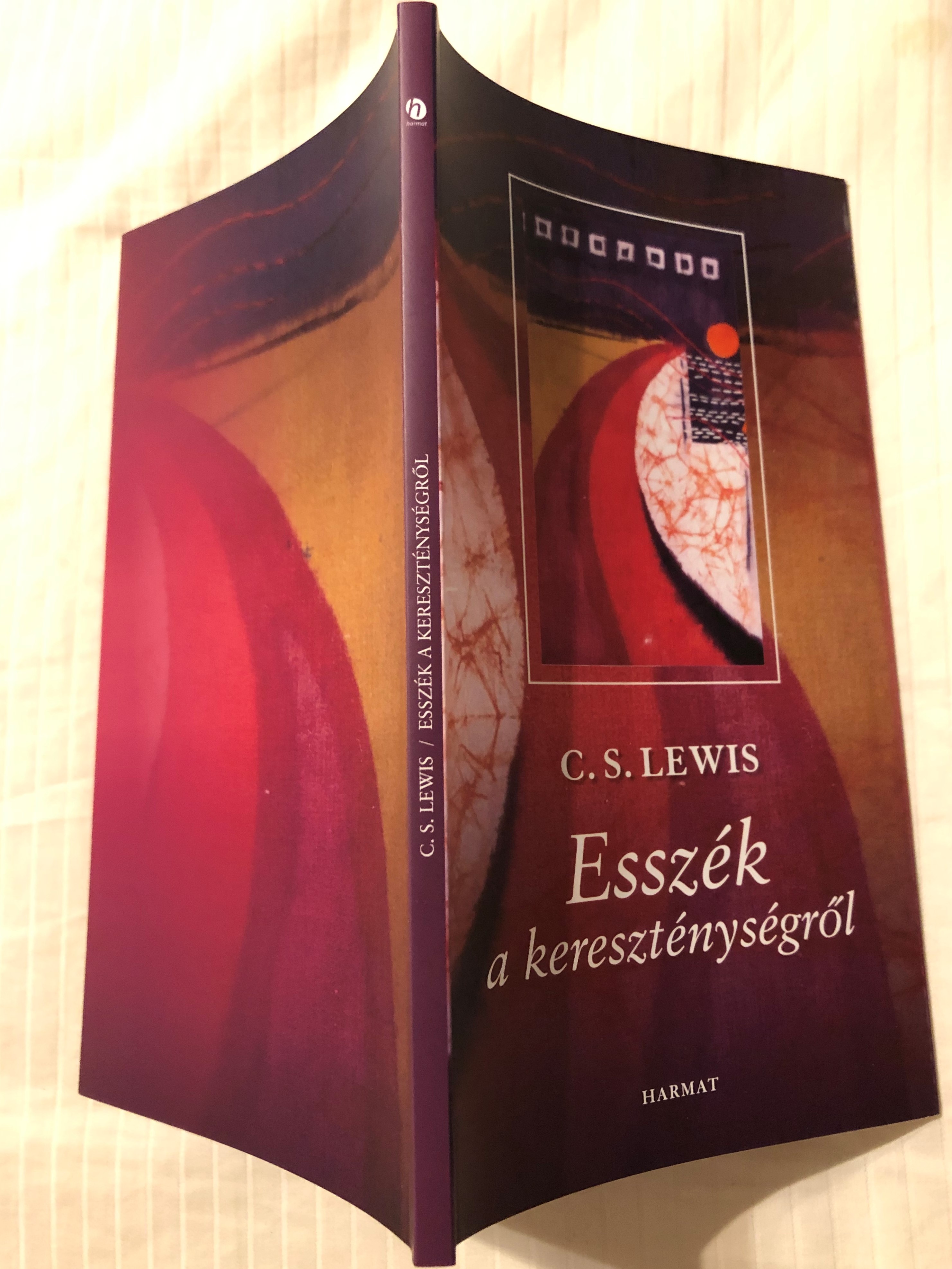 essz-k-a-kereszt-nys-gr-l-by-c.-s.-lewis-hungarian-translation-of-essay-collection-10.jpg