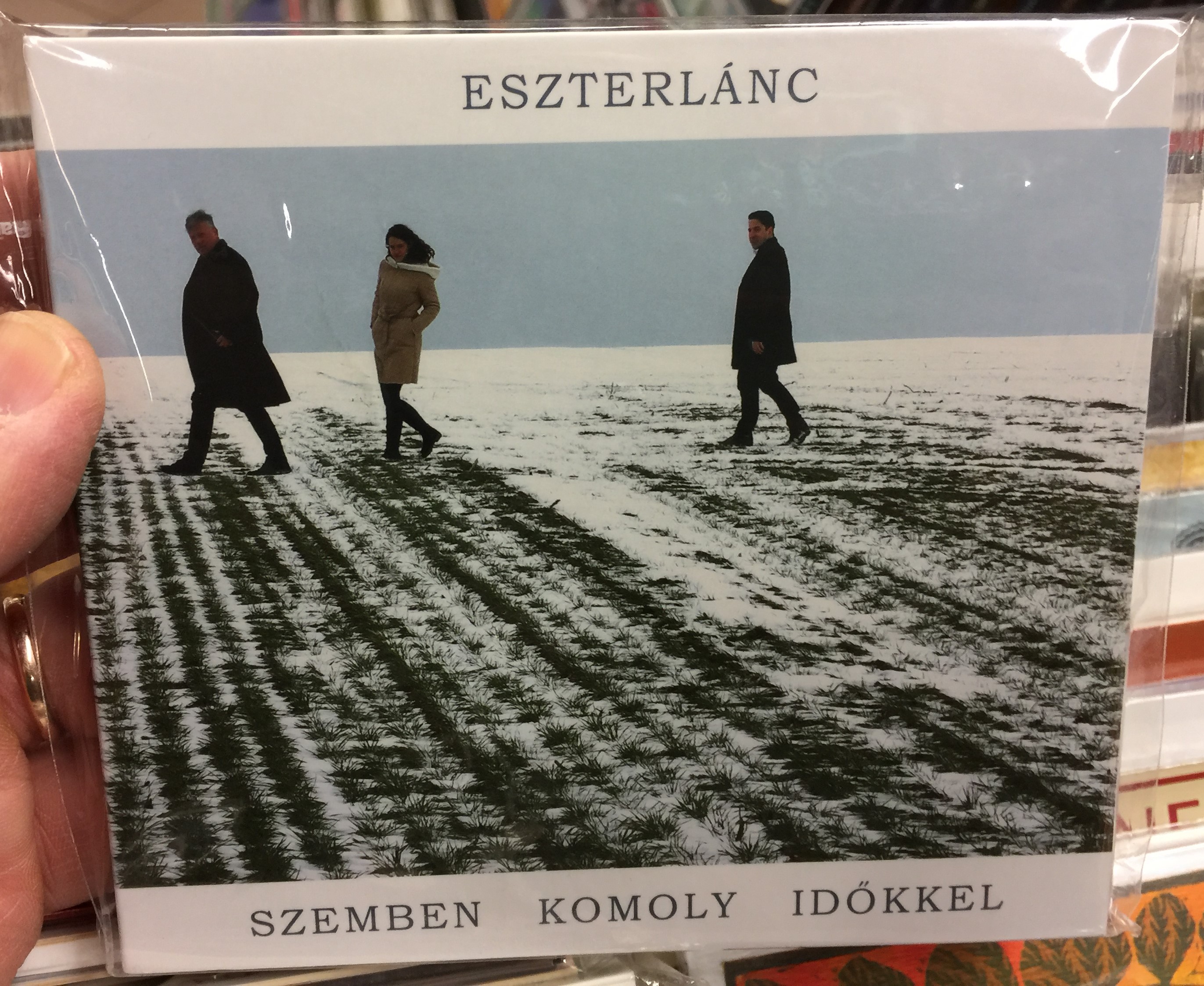 eszterl-nc-szemben-komoly-id-kkel-fon-records-audio-cd-2018-fa-437-2-1-.jpg