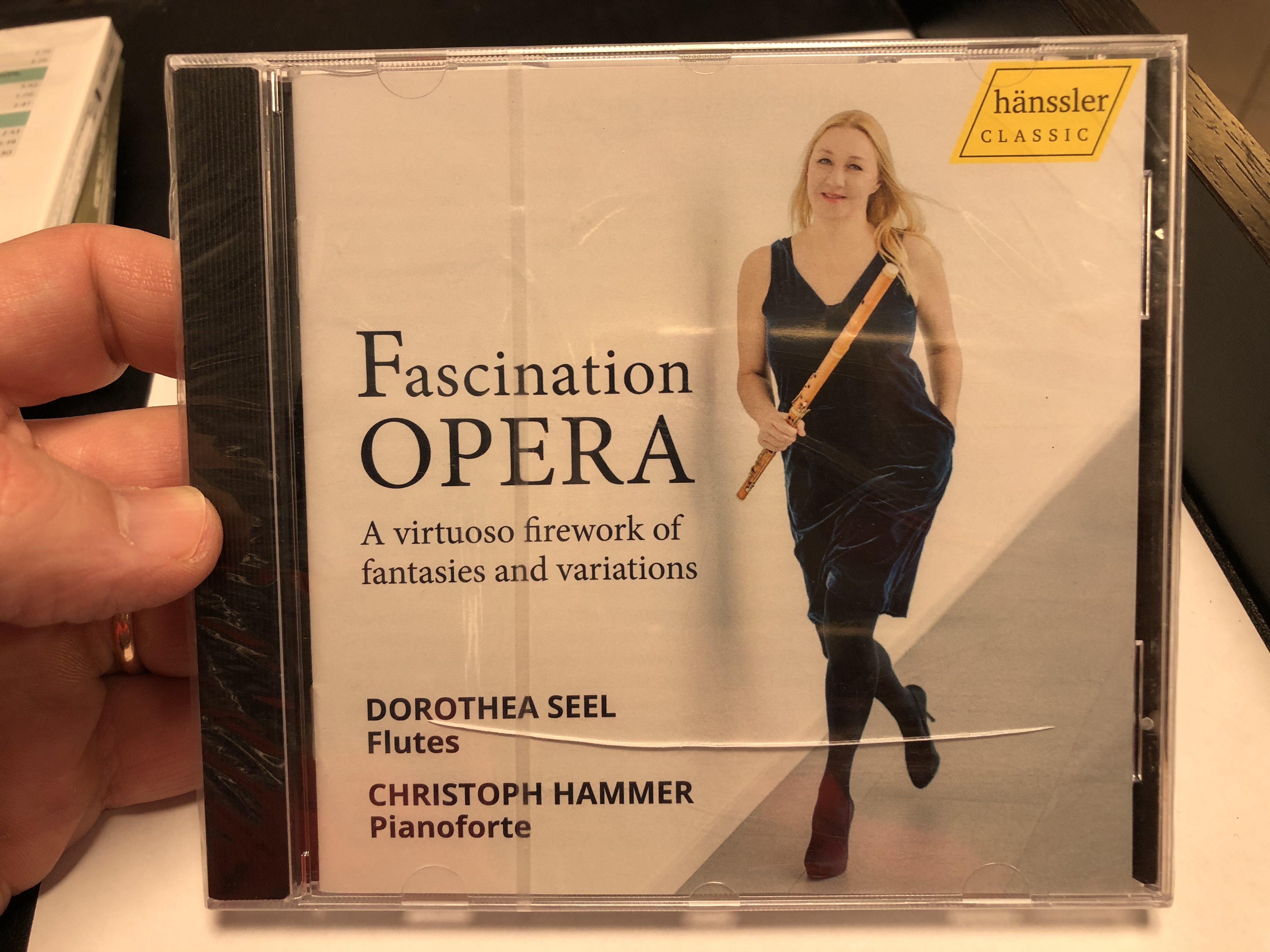 fascination-opera-a-virtuoso-firework-of-fantasies-and-variations-dorothea-seel-flutes-christoph-hammer-pianoforte-hanssler-classic-audio-cd-2020-cd-hc19077-1-.jpg
