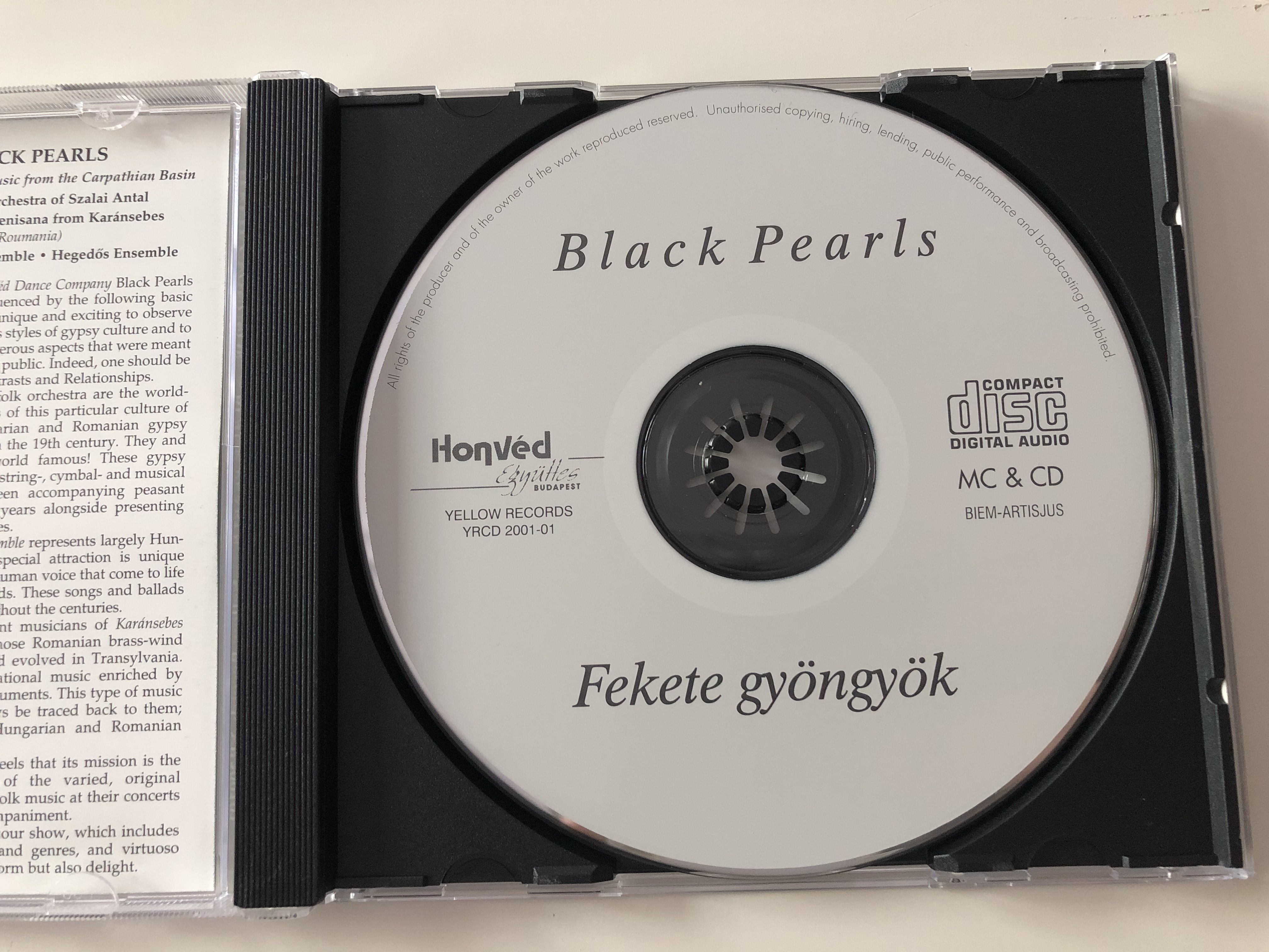 fekete-gy-ngy-k-black-pearls-honv-d-egy-ttes-audio-cd-2001-yrcd-2001-01-3-.jpg