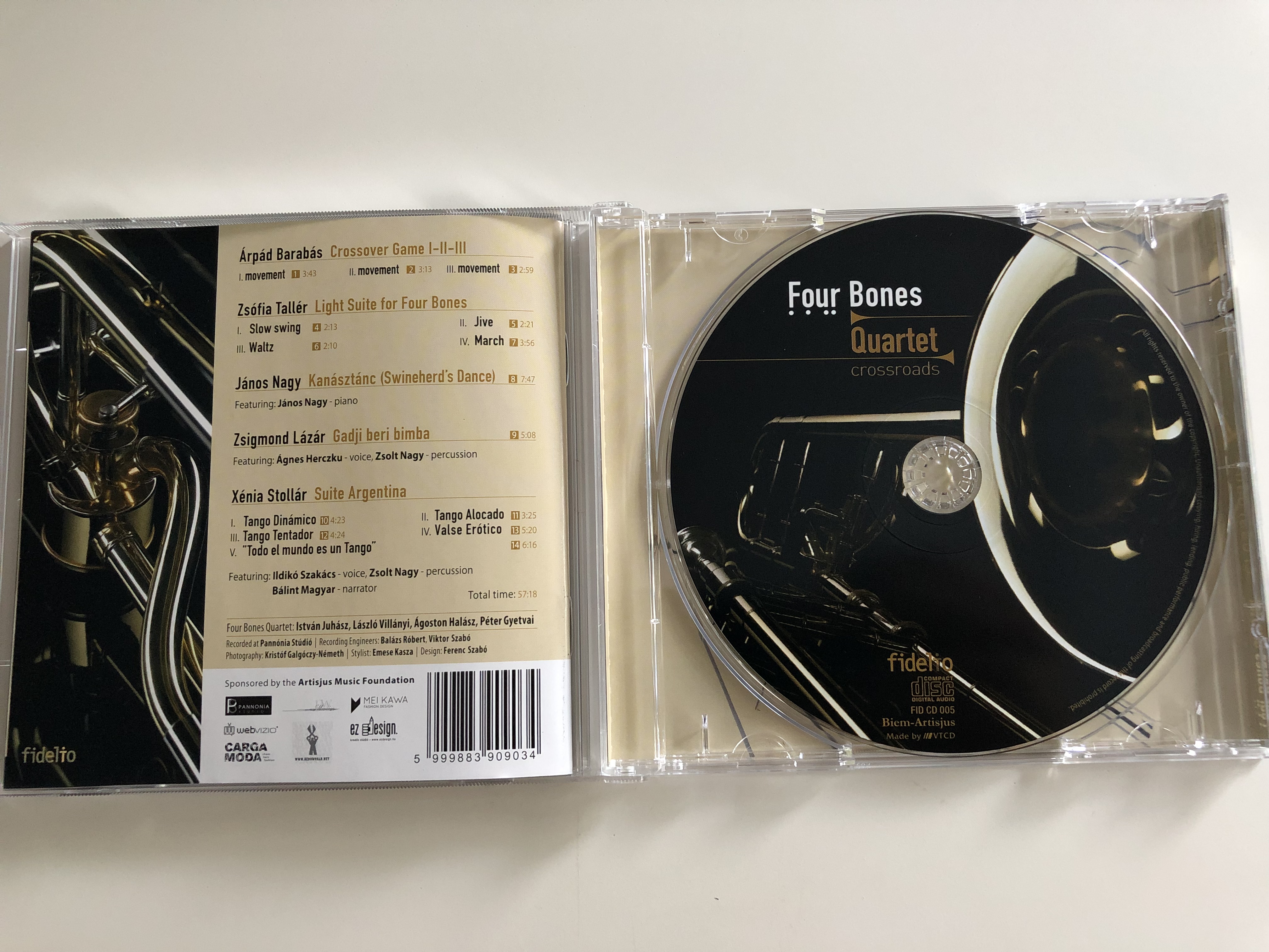 four-bones-quartet-crossroads-rp-d-barab-s-zs-fia-tall-r-j-nos-nagy-zsigmond-l-z-r-x-nia-stoll-r-audio-cd-2011-fidelio-fid-cd-005-10-.jpg