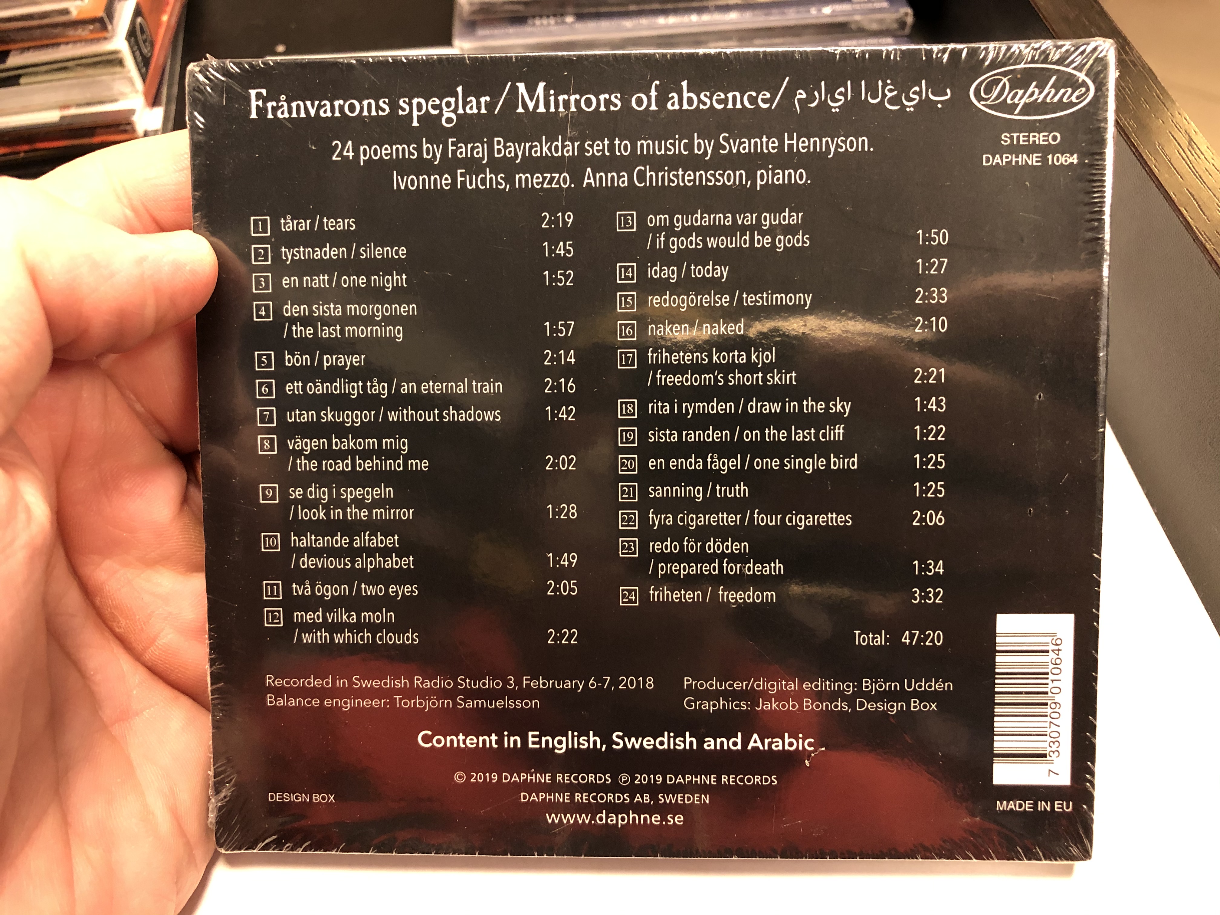 Frånvarons Speglar - Mirrors Of Absence / 24 poems by Faraj Bayrakdar set  to music by Svante Henryson. Ivonne Fuchs, mezzo. Anna Christensson, piano.  / Daphne Records Audio CD 2019 Stereo / DAPHNE 1064 - bibleinmylanguage