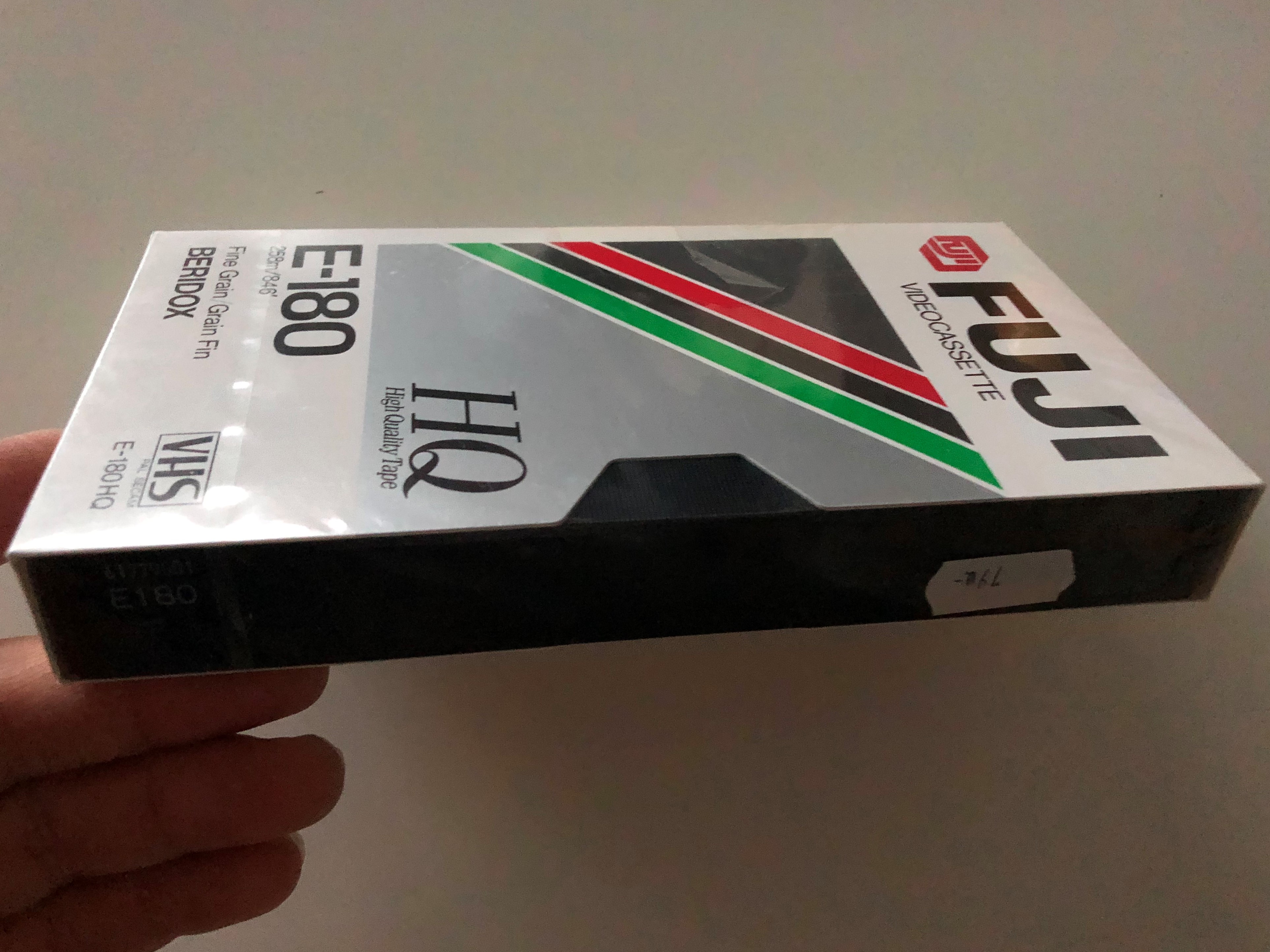 fuji-e-180hq-video-casette-vhs-4.jpg