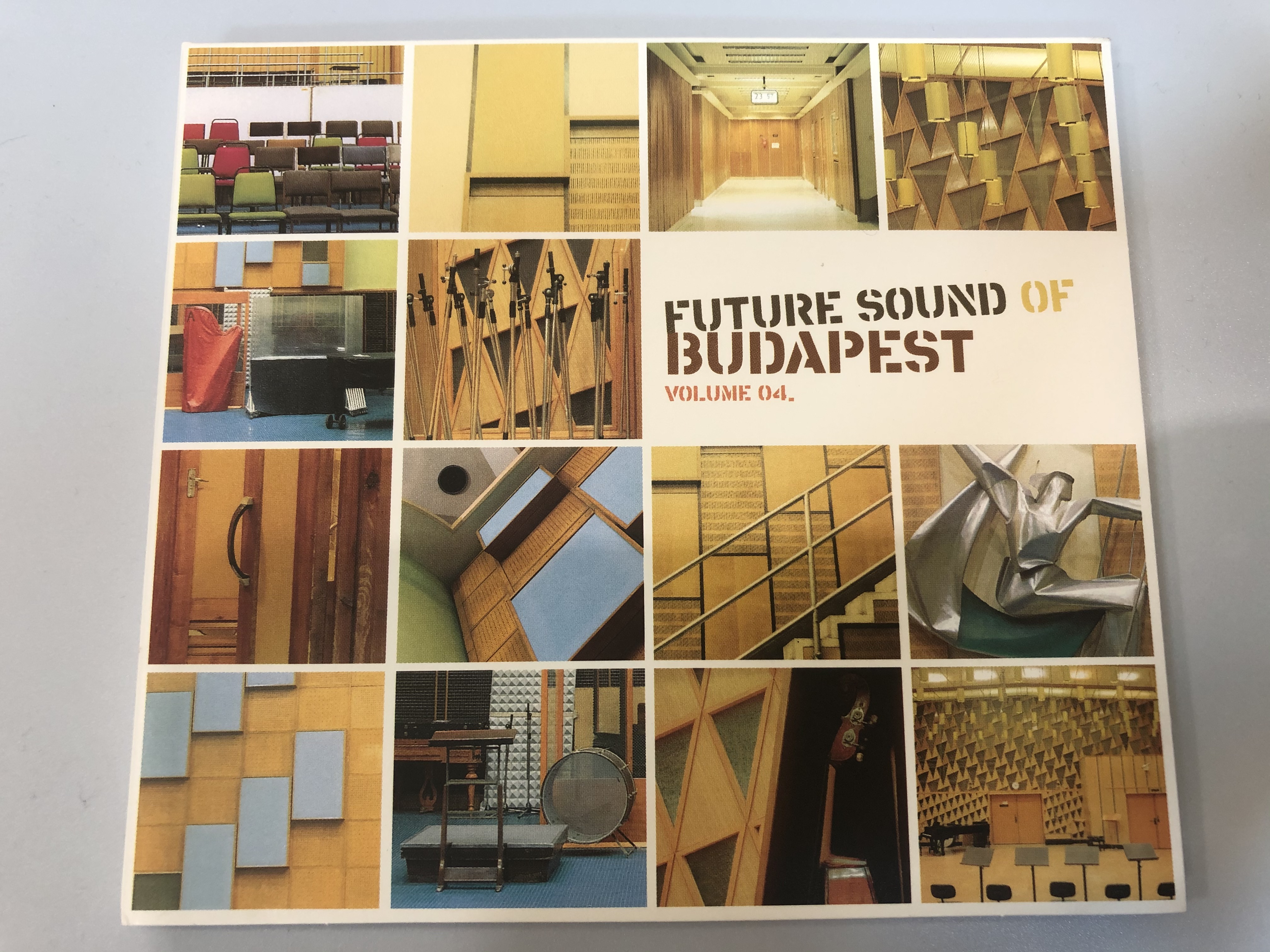 future-sound-of-budapest-vol.-04-juice-audio-cd-2002-jui016-2-1-.jpg