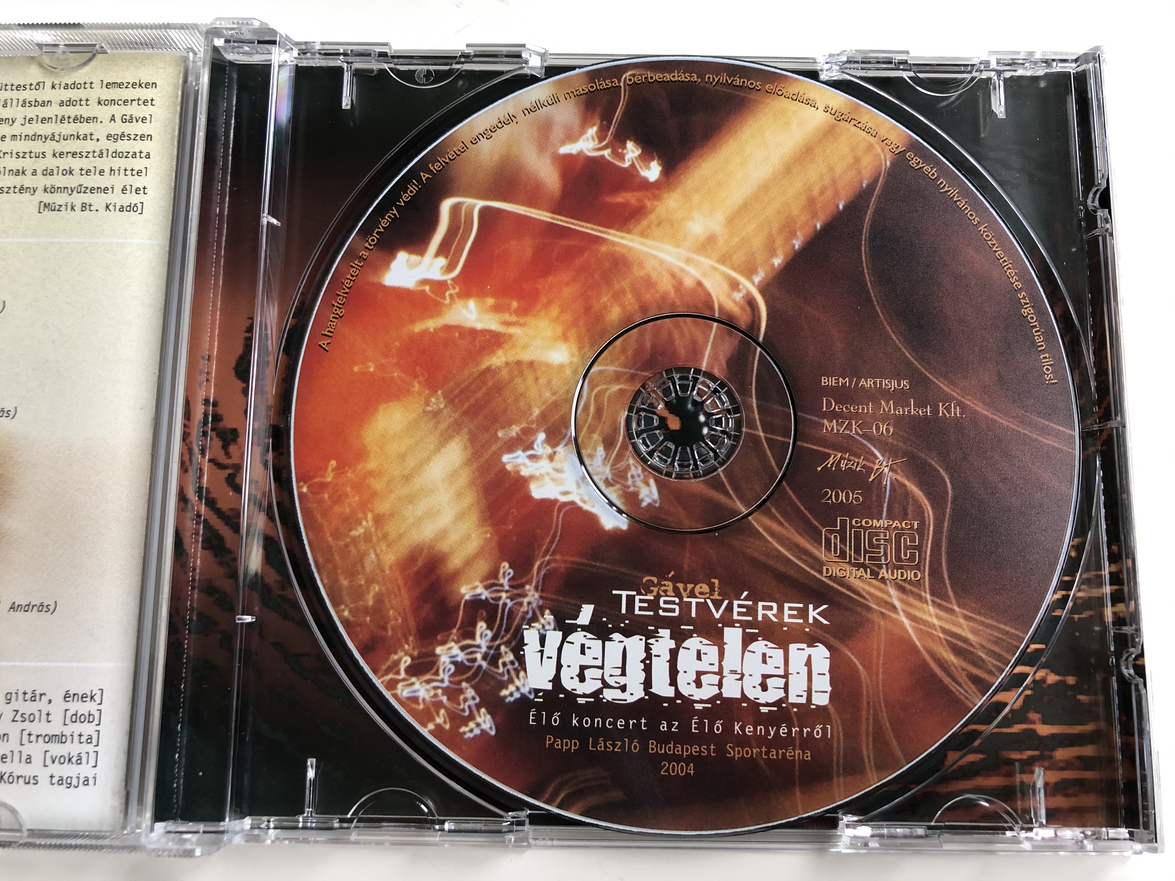 gavel-testverek-elo-koncert-az-elo-kenyerrol-vegetelen-papp-laszlo-budapest-sportarena-2004-muzik-bt.-audio-cd-2005-mzk-06-5-.jpg